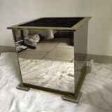 Cache pot mirror 70 years