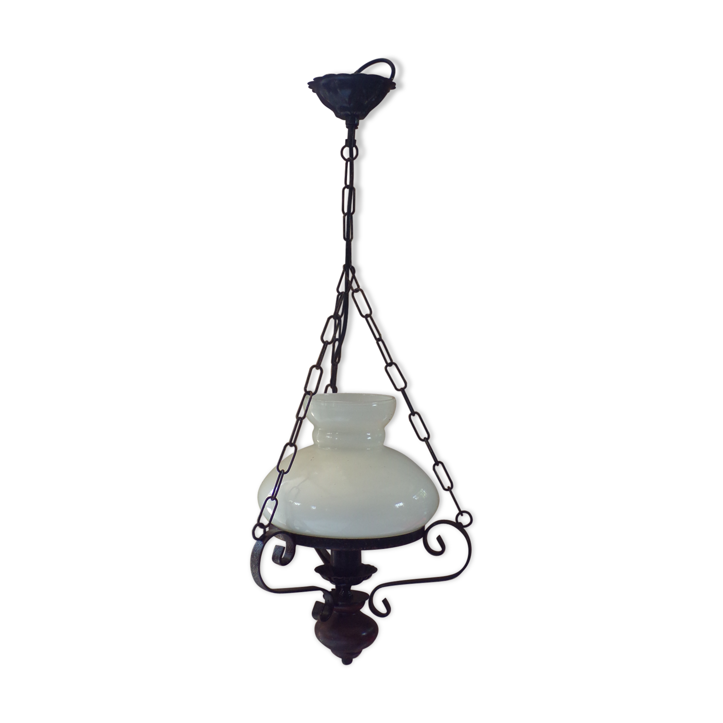Opaline suspension