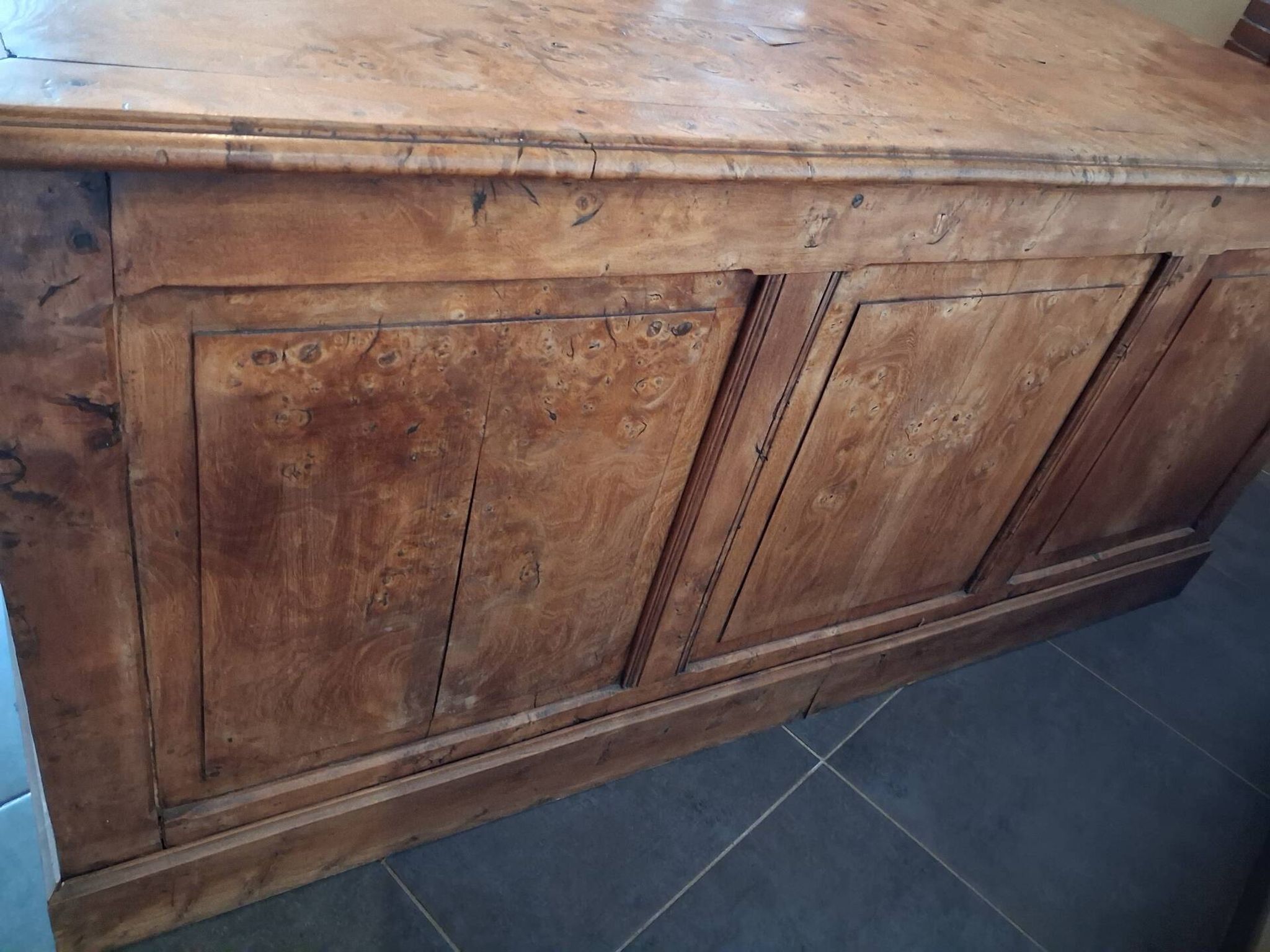 Bureau en loupe d orme