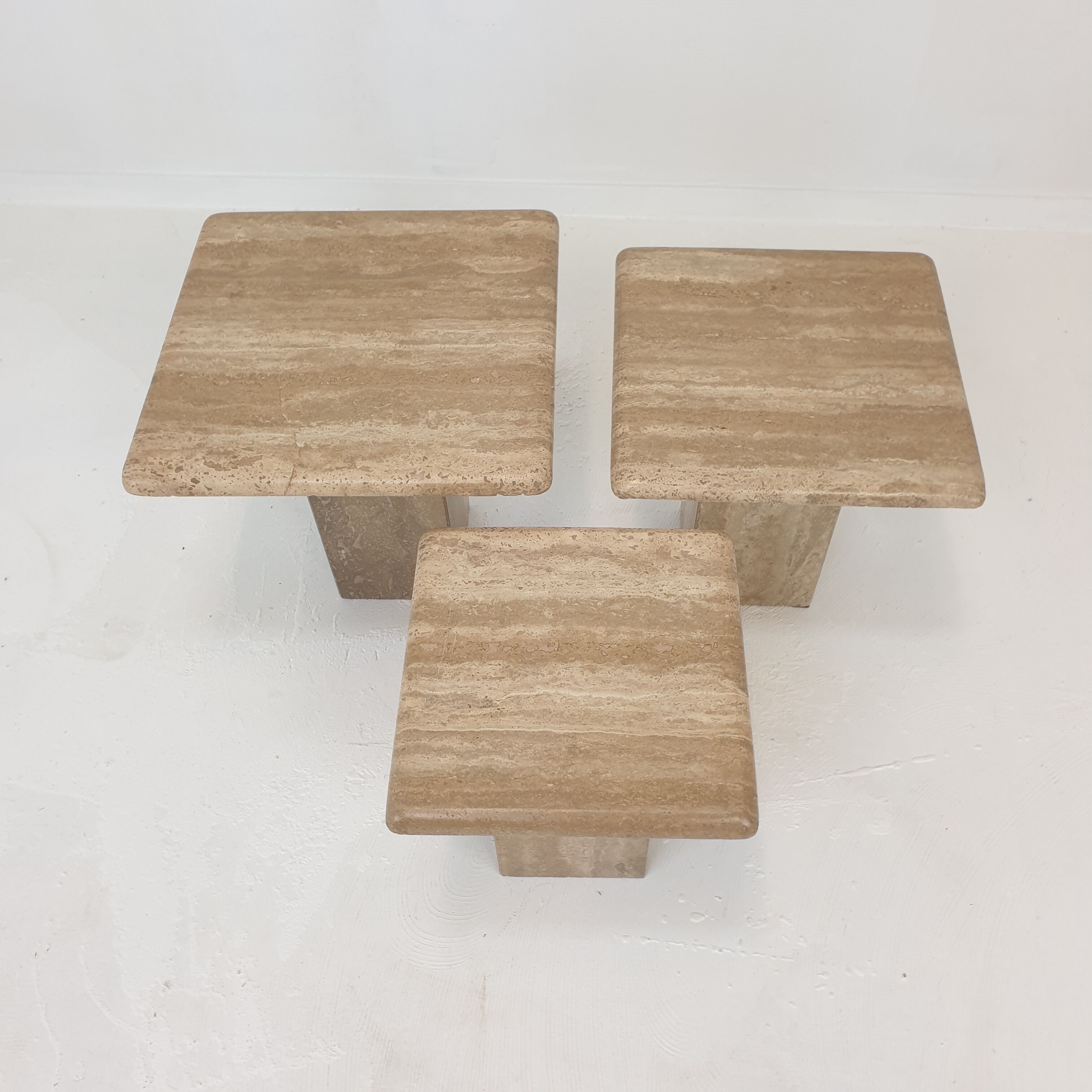 Set of 3 italian travertine coffee tables, 1980s