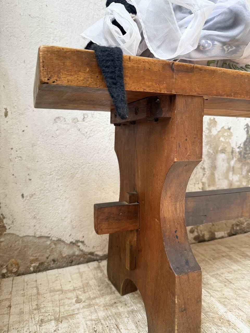 Walnut bench 1900 175cm