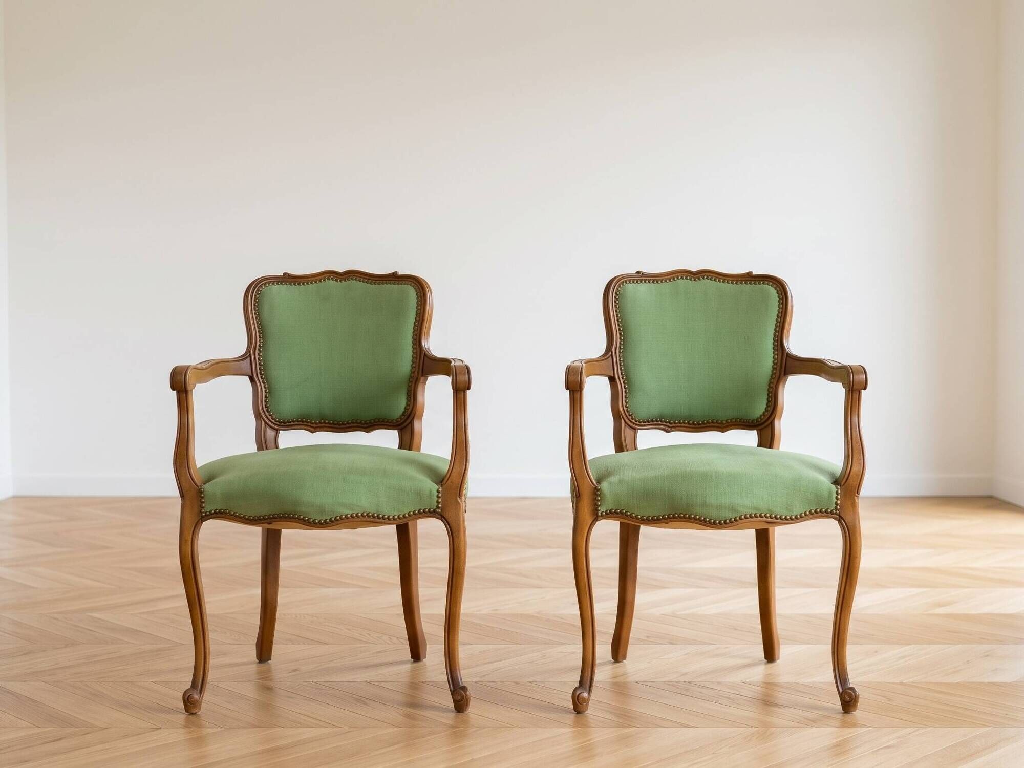 Set of 4 Louis XV style cabriolet armchairs in green fabric.
