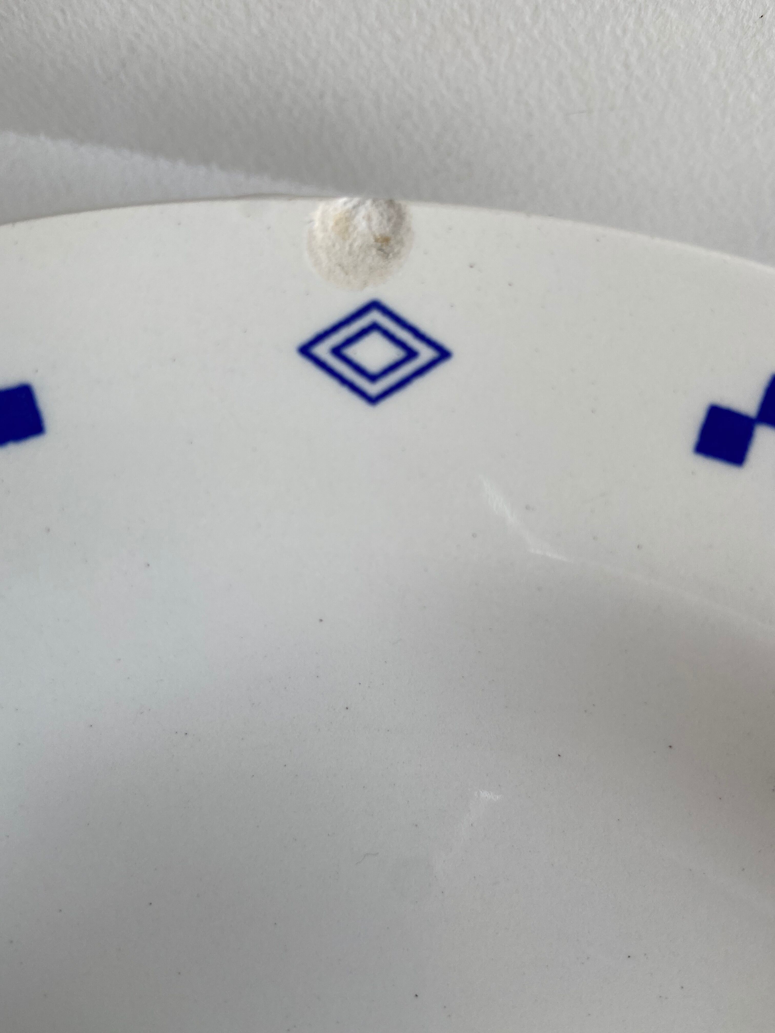 Set of 8 Lustucru hollow plates