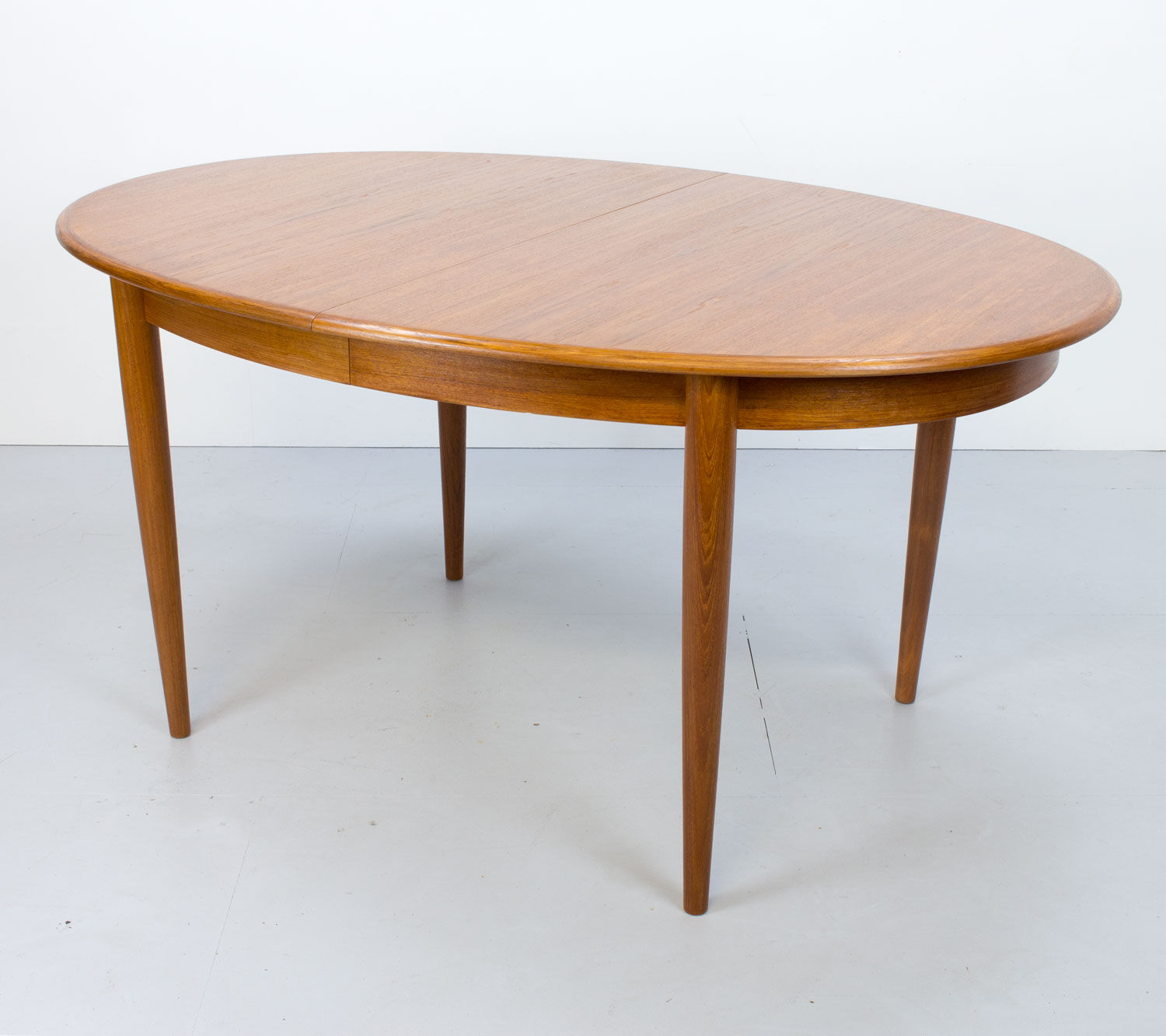 Danish teak oval extending dining table by Gudme Möbelfabriken, 1960s