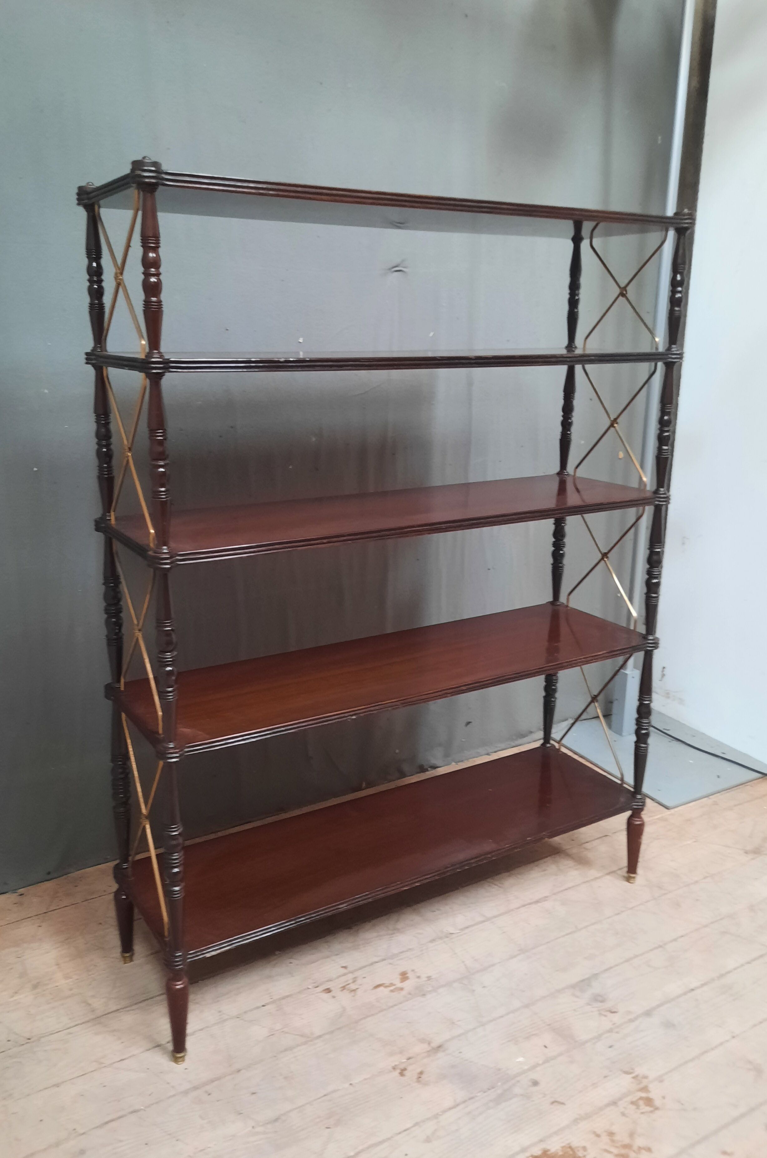 Five-tray floor in varnished mahogany