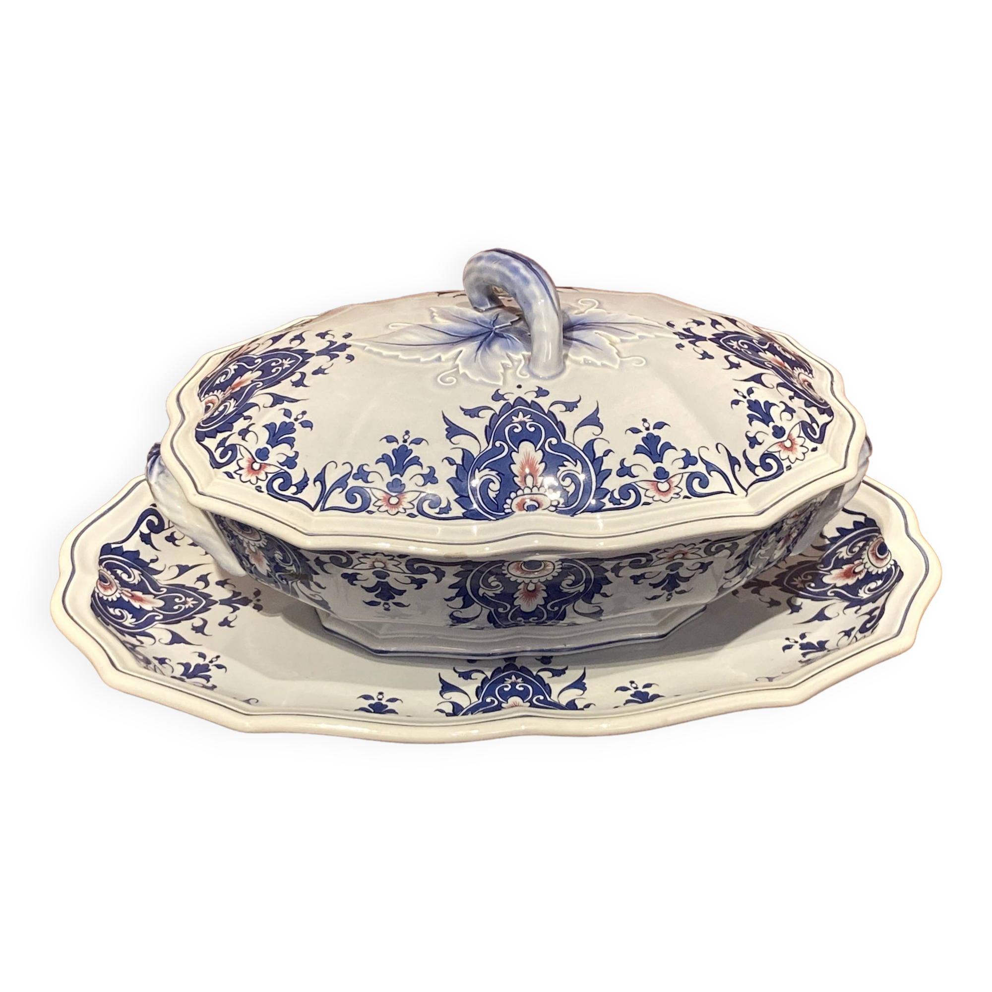 Tureen and its porcelain dish Rouen Salins France