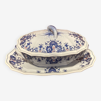 Tureen and its porcelain dish Rouen Salins France