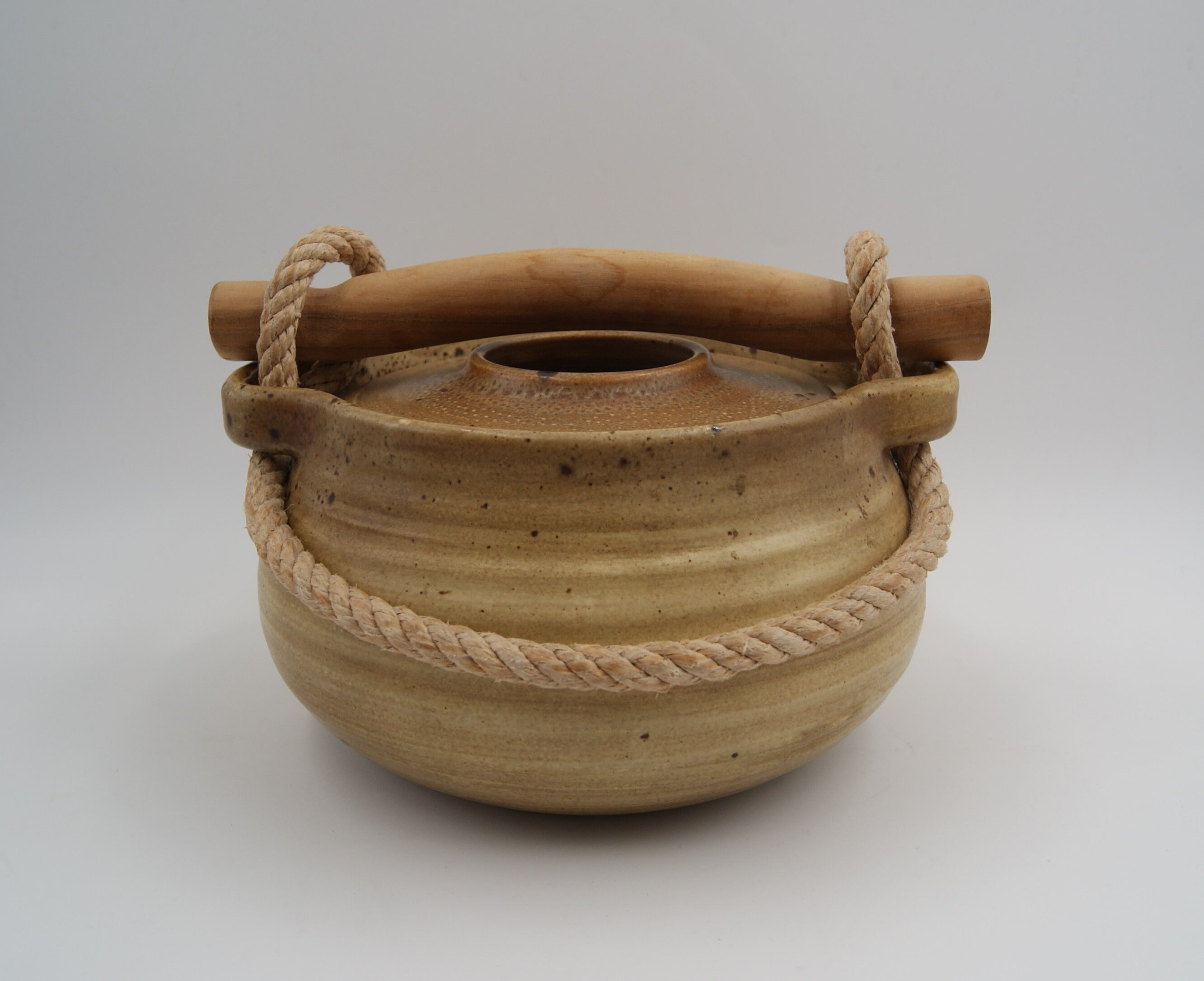 Toupine céramique, corde et bois