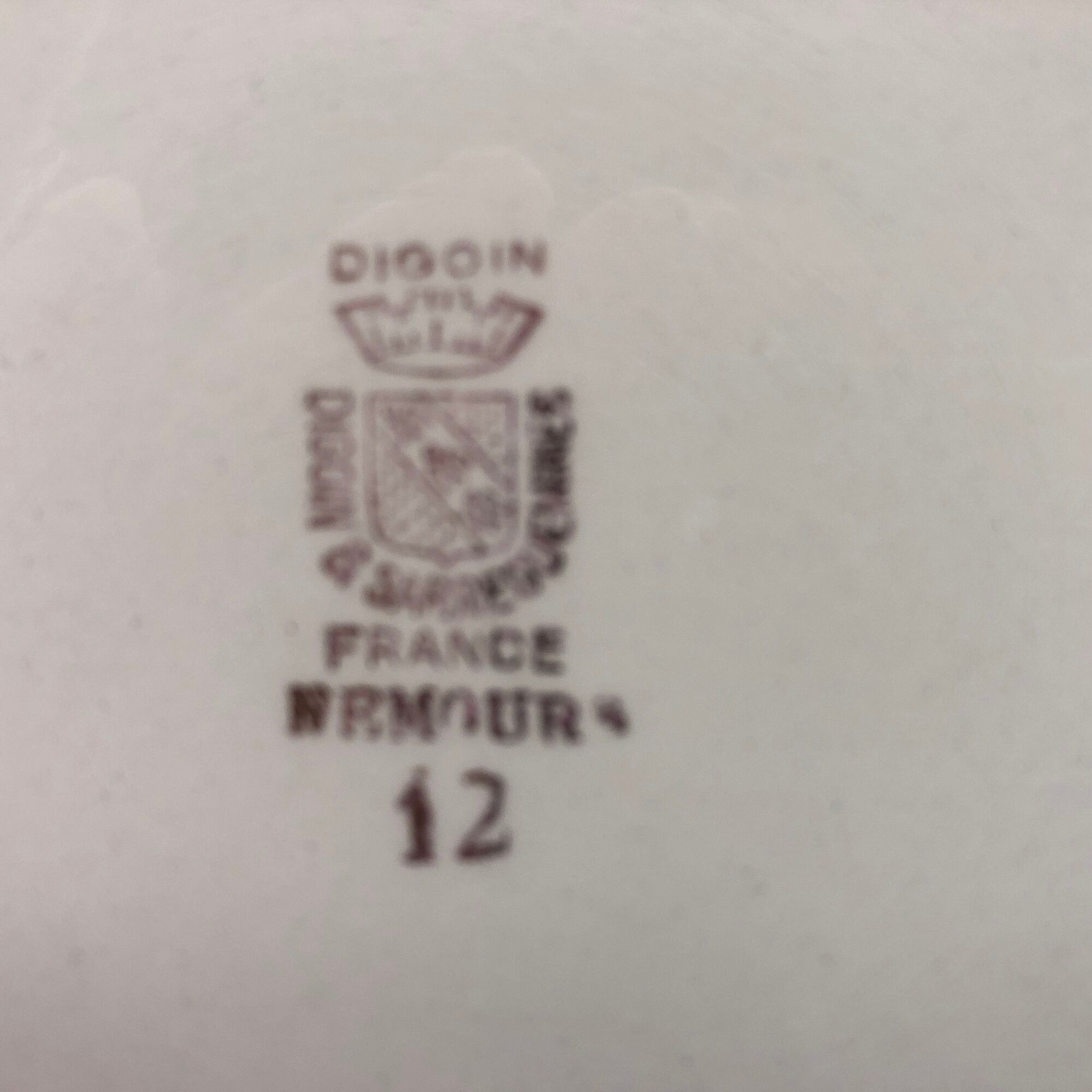 Set of 6 flat plates "Digoin Sarreguemines / Nemours model"