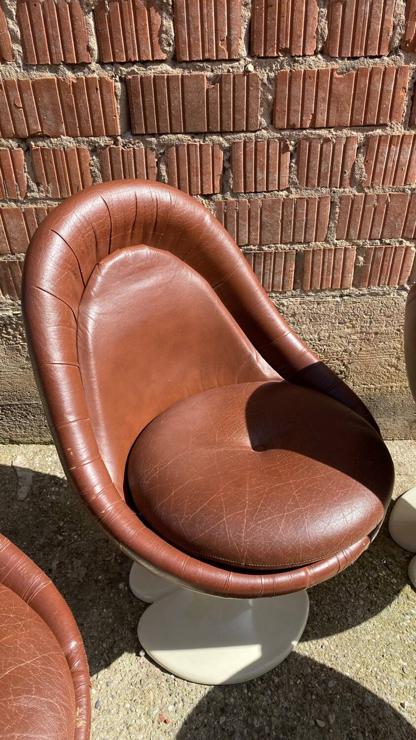 4 clover chairs by Christian Adam