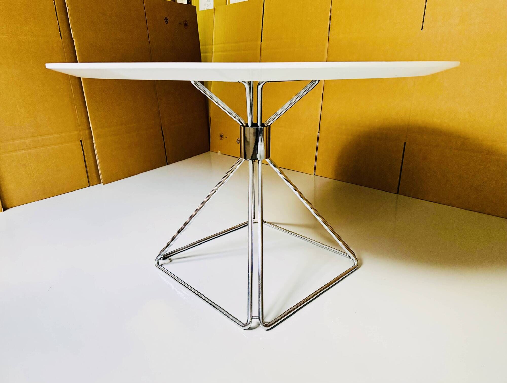 Set of Dining Table with 5 Swivel Wire Chairs by Rudi Verelst for Novalux