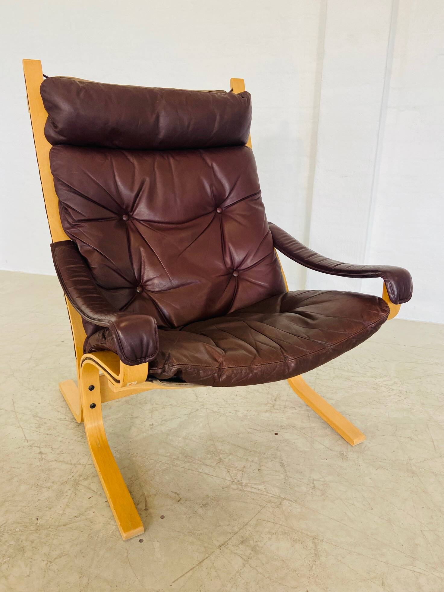 Vintage mid-century scandinavian brown leather lounge chair by ingmar relli