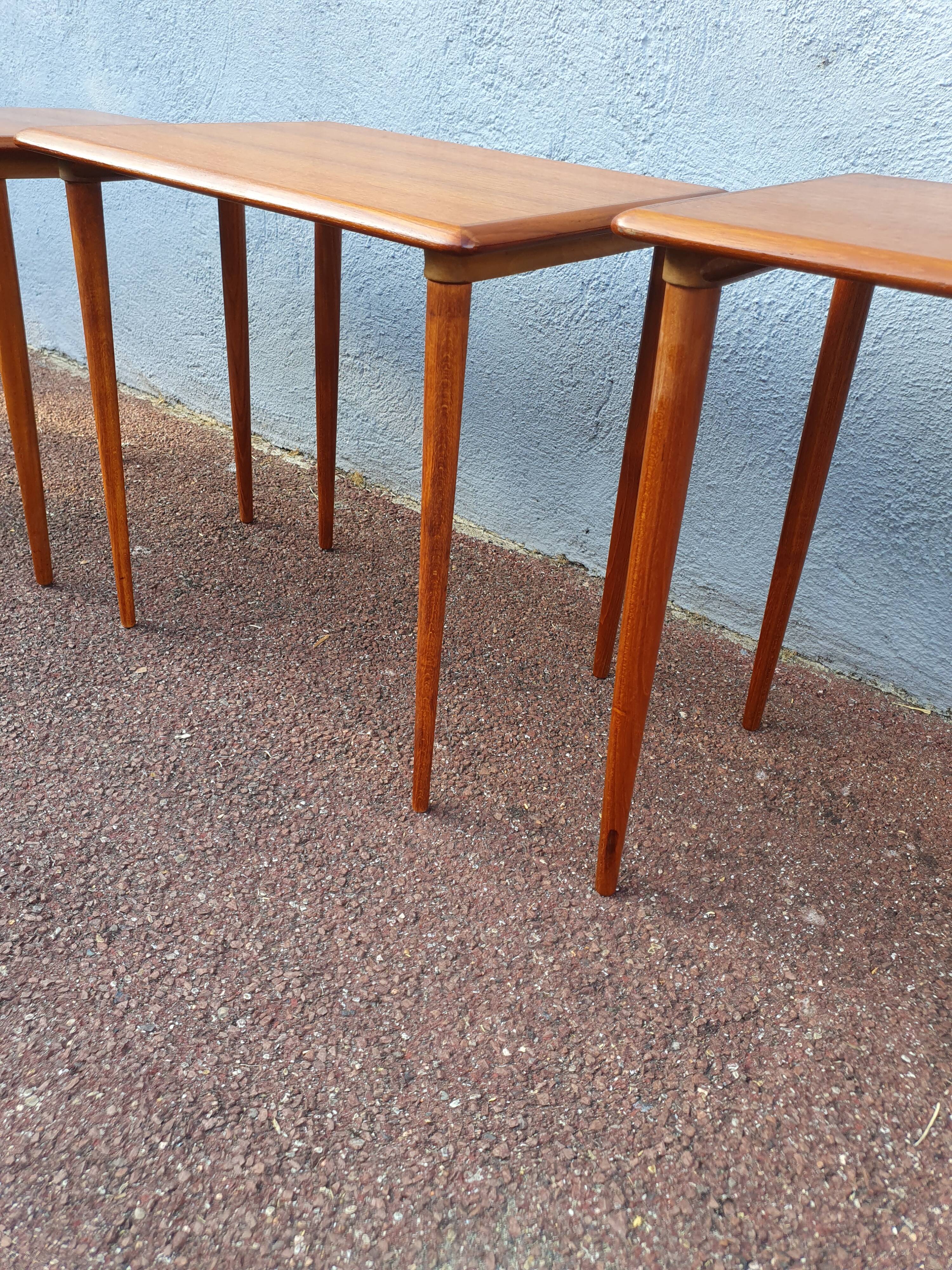 Table gigogne teck vintage