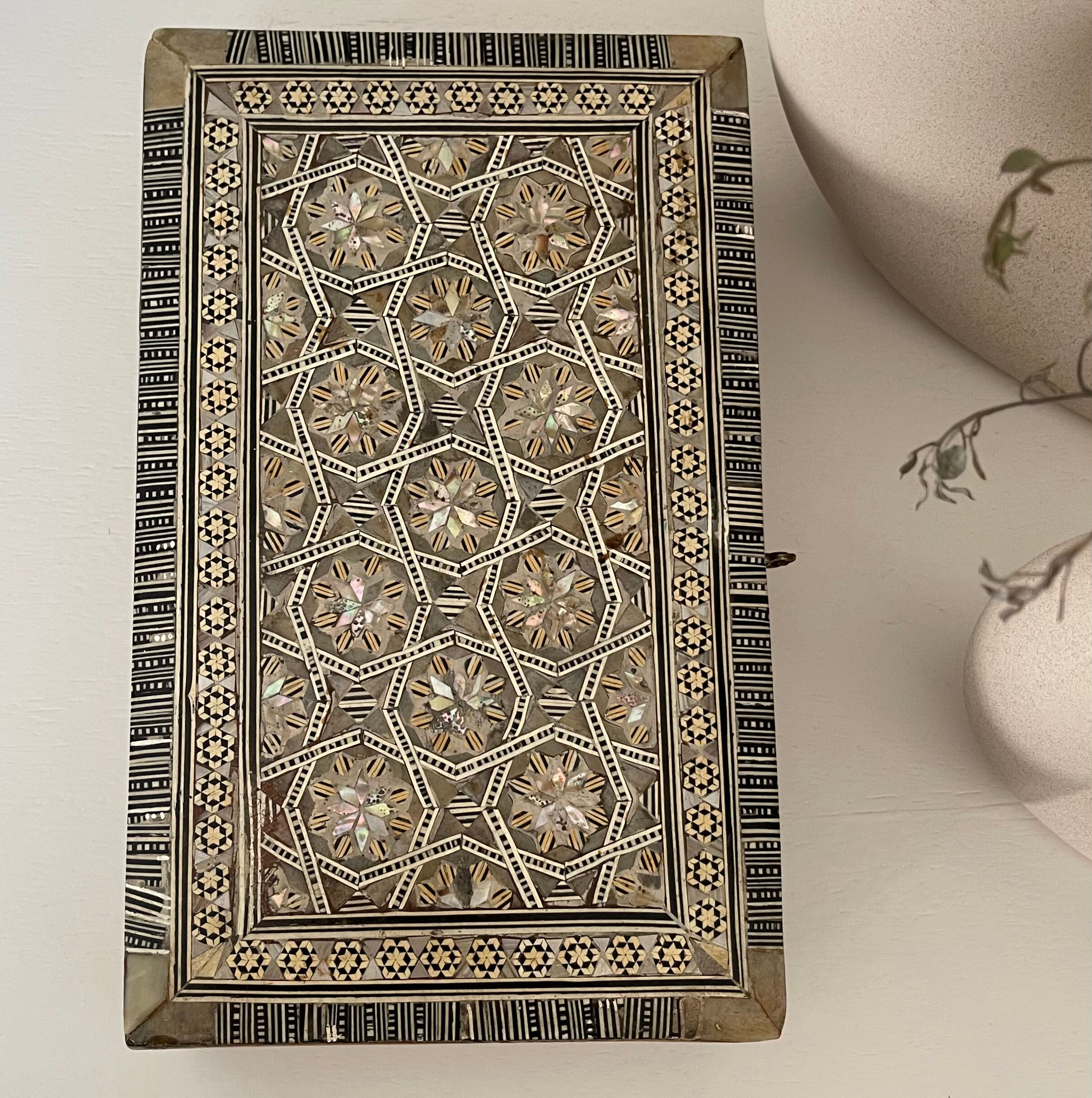 Boîte à bijoux bois et nacre