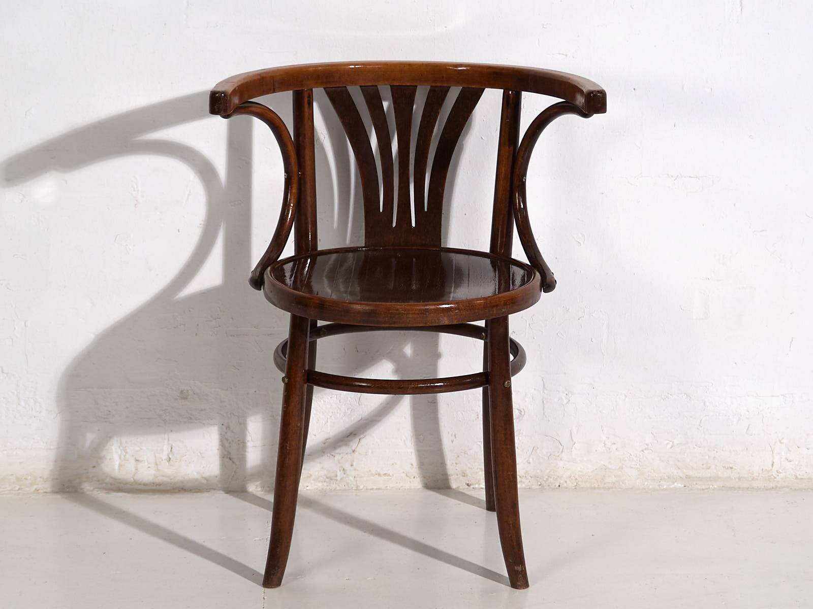 Antique armchairs with armrests (circa 1920). Set of 4 pieces no. 3