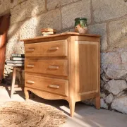 Small antique chest of drawers in light oak – 3 drawers