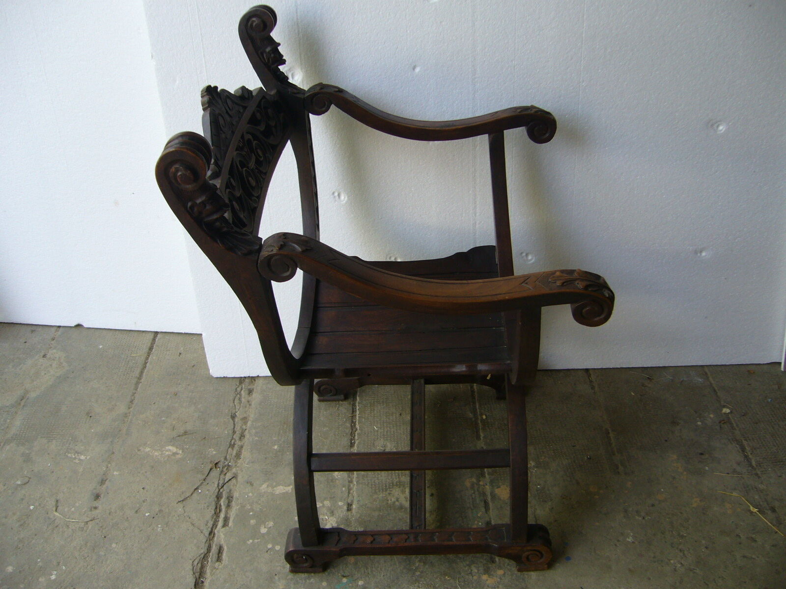 Old Dagobert chair
