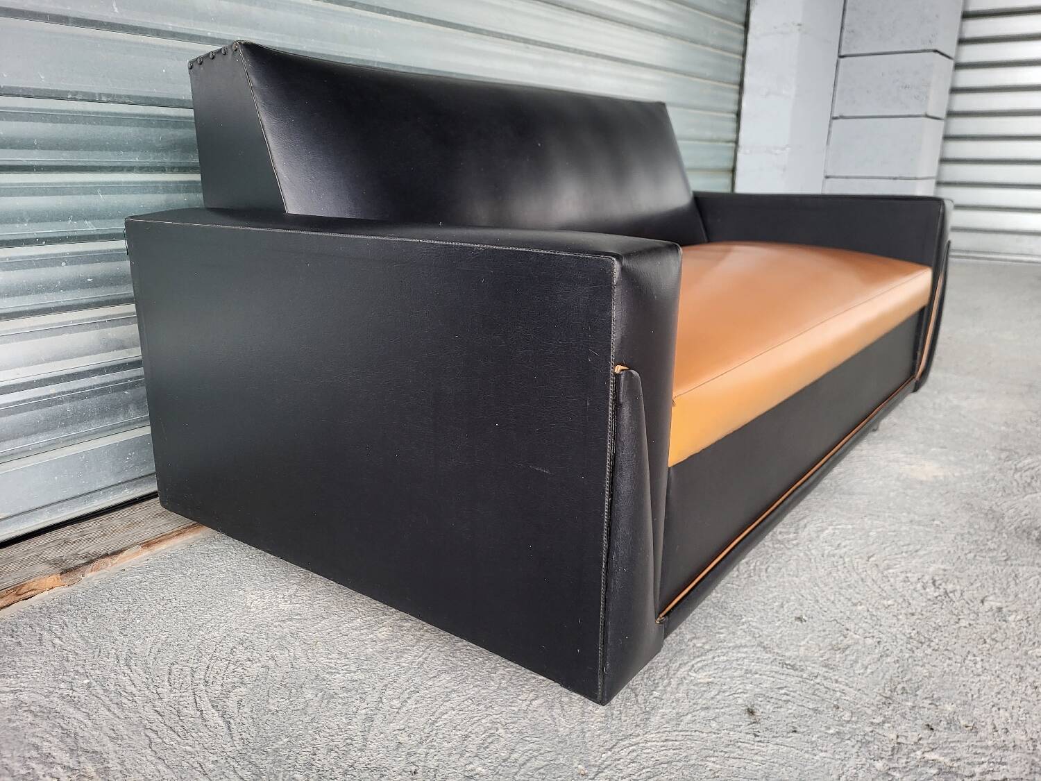 Authentic Vintage sofa bed sofa bed bench in very good condition