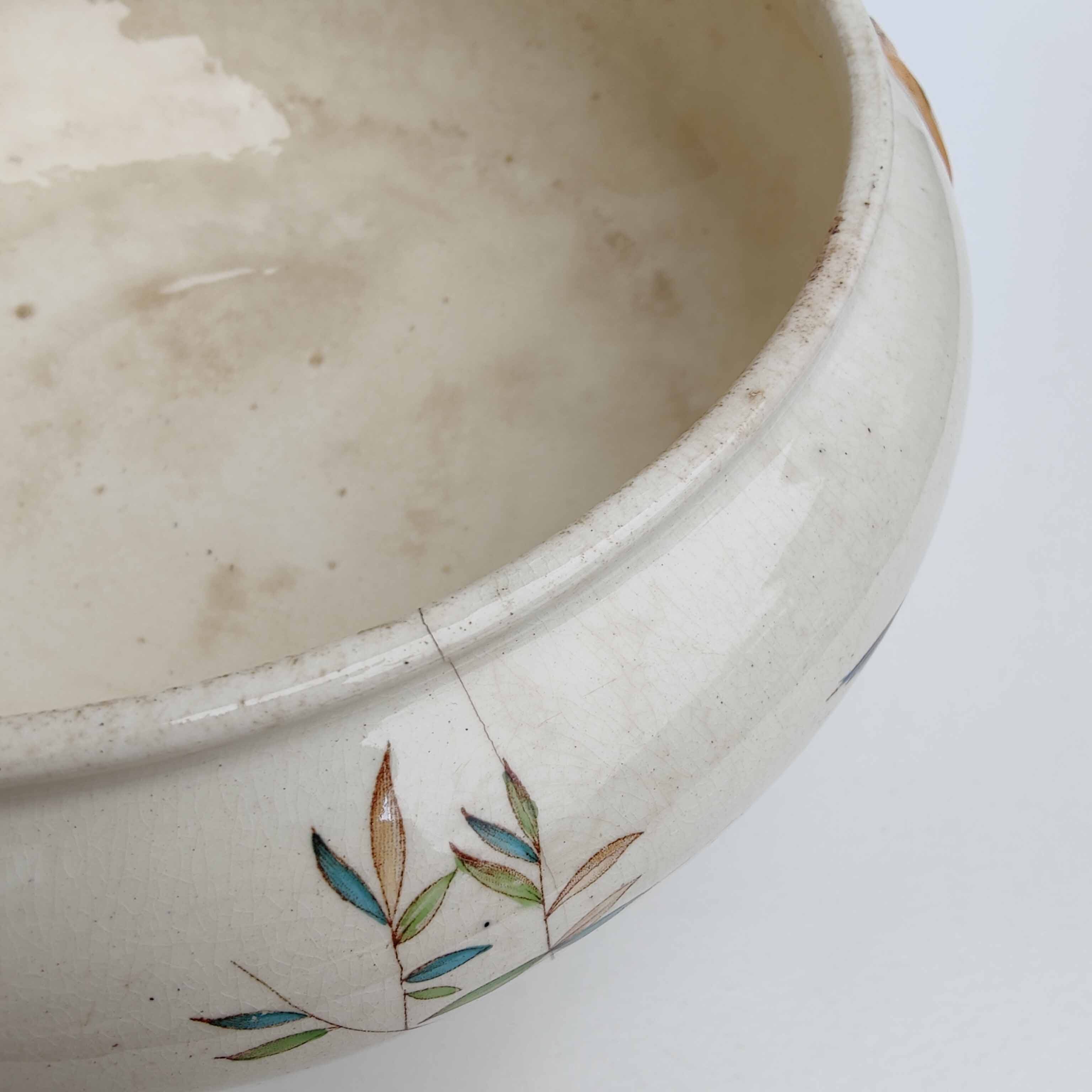 Porcelain soup tureen with heron and bamboo decor