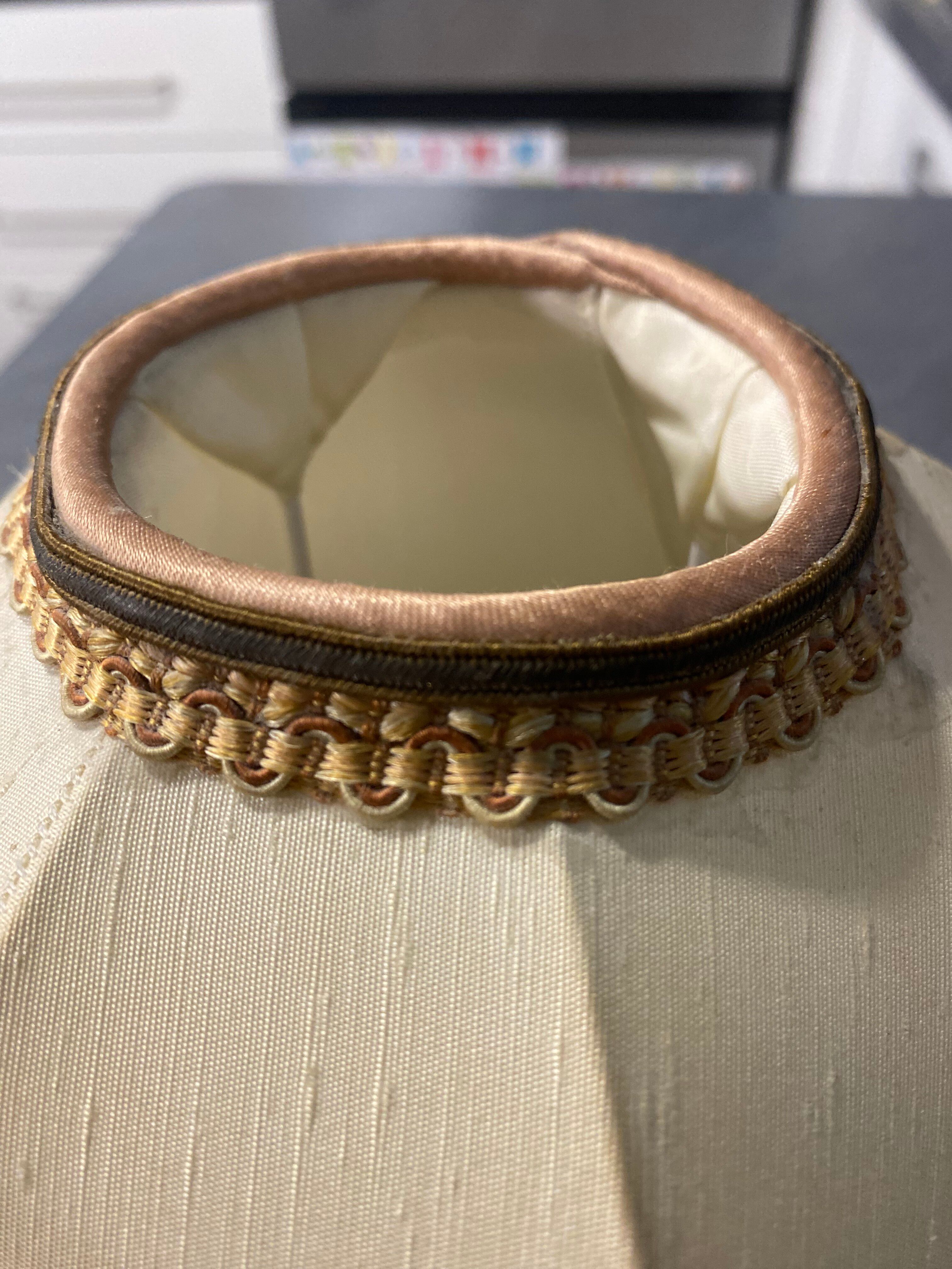 Vintage fringed lampshade – Pagoda style – Impeccable condition