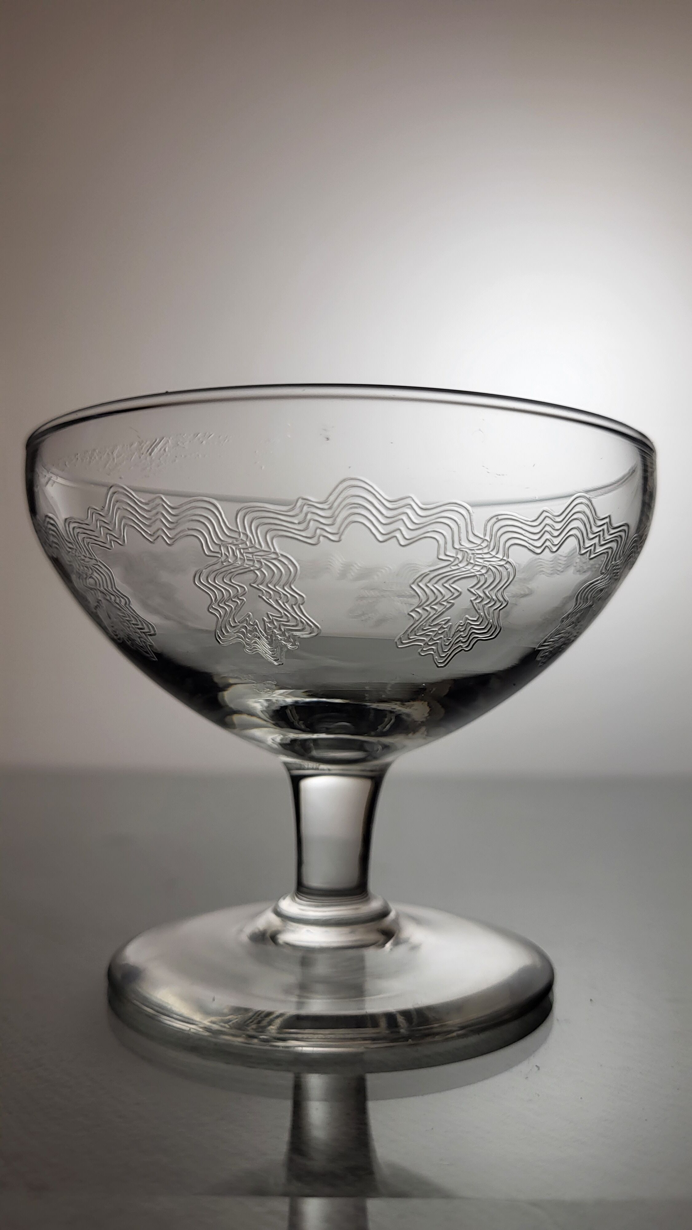 Set of 7 crystal champagne glasses