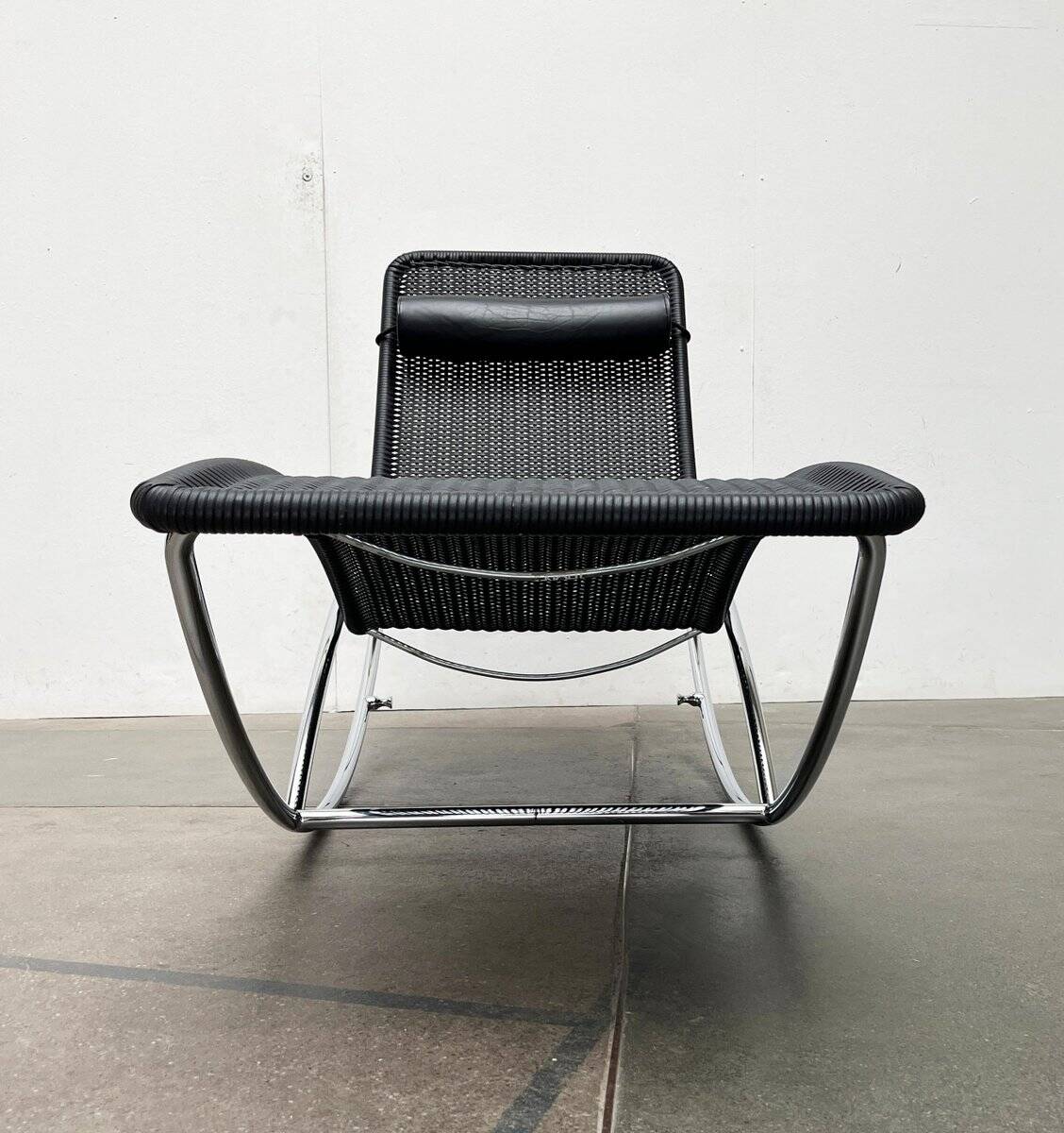 Vintage chaise longue model S 828 in tubular steel by Torben Skov for Thonet, 1980s.