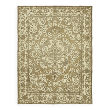 286 cm x 374 cm beige wool carpet