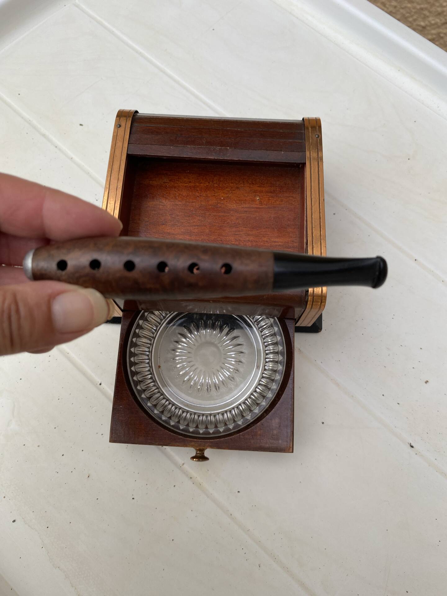 Art Deco wooden and brass cigarette box with curtain + glass ashtray