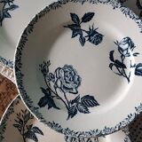 Set of 4 plates old blue flowers on cream background