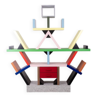 Ettore Sottsass pour Memphis. Bibliothèque « Carlton ». Année 1981.