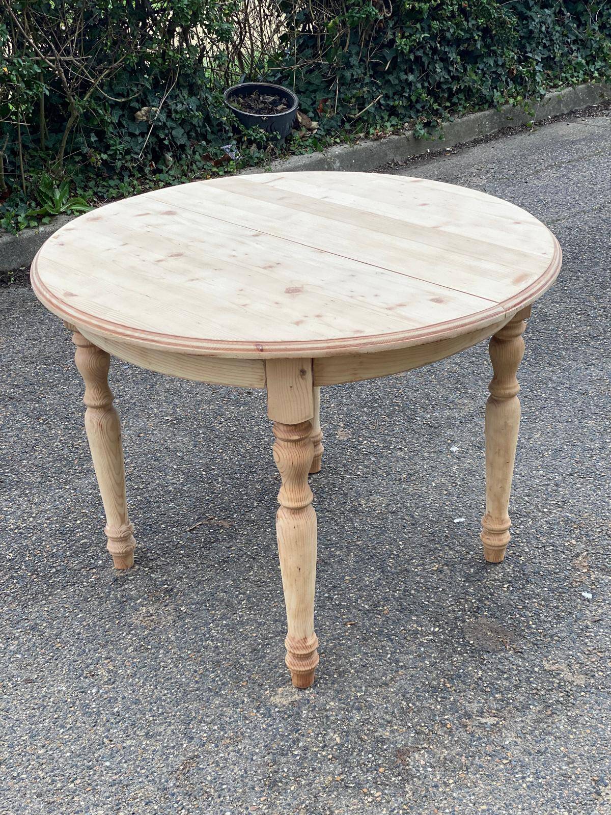 Renovated oval extendable round table in raw wood 115-160cm