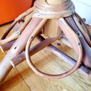 Ancienne table en bambou/rotin feuilles de palmiers tressées