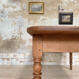 Table with turned legs in solid wood