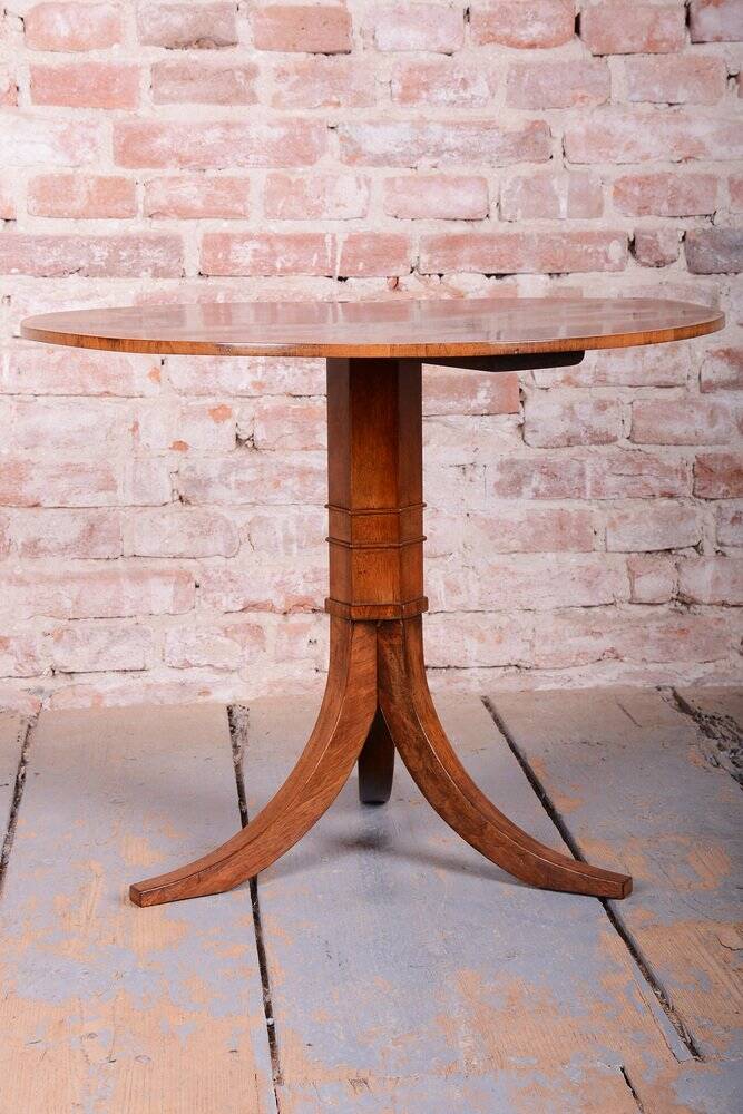 Biedermeier Coffee Table in Walnut, Austria, 1830s