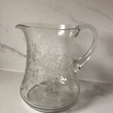 Carafe en verre gravé