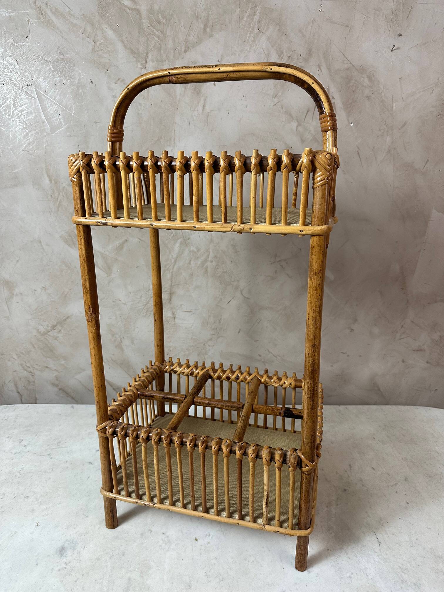 Rattan bottle holder