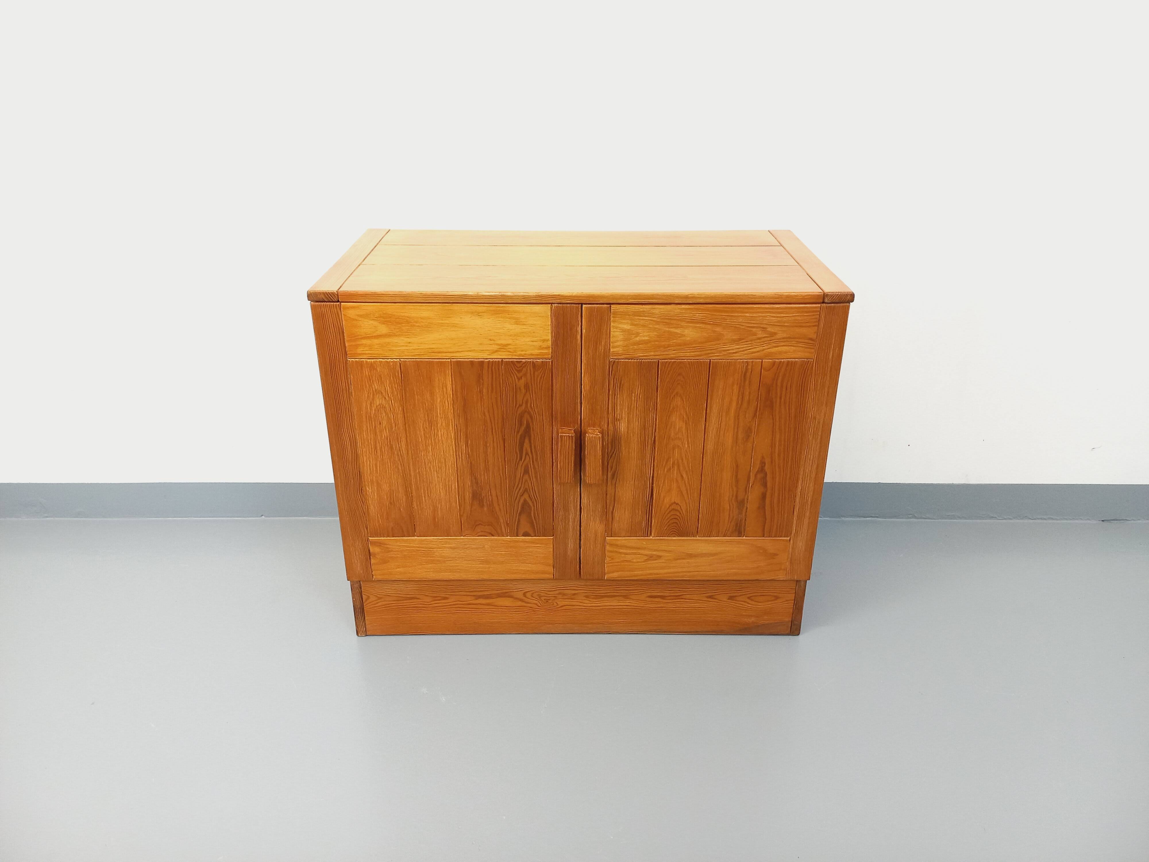 Charlotte Perriand style Les Arcs vintage pine storage unit from the 60s and 70s
