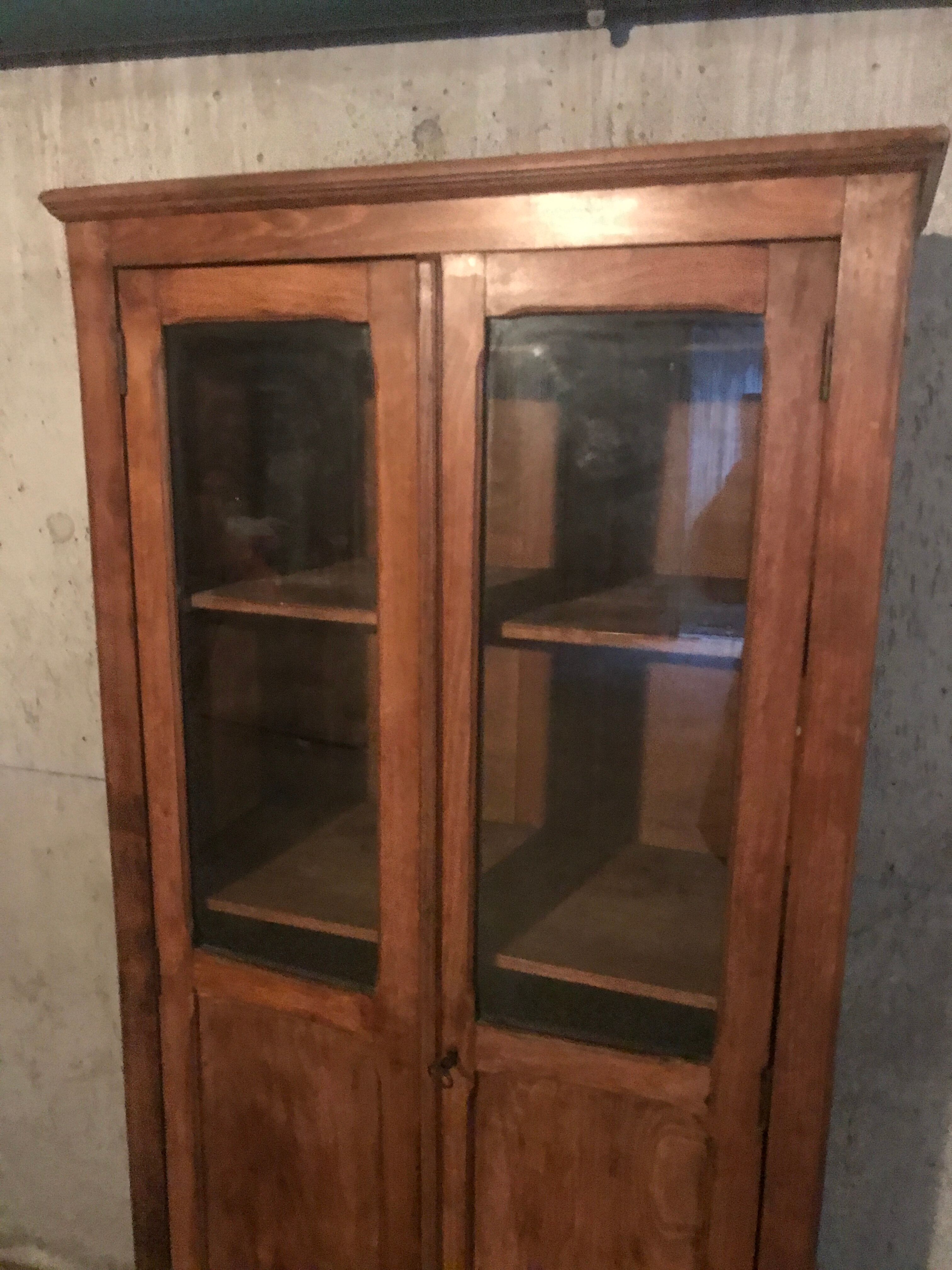 Small Parisian wardrobe showcase