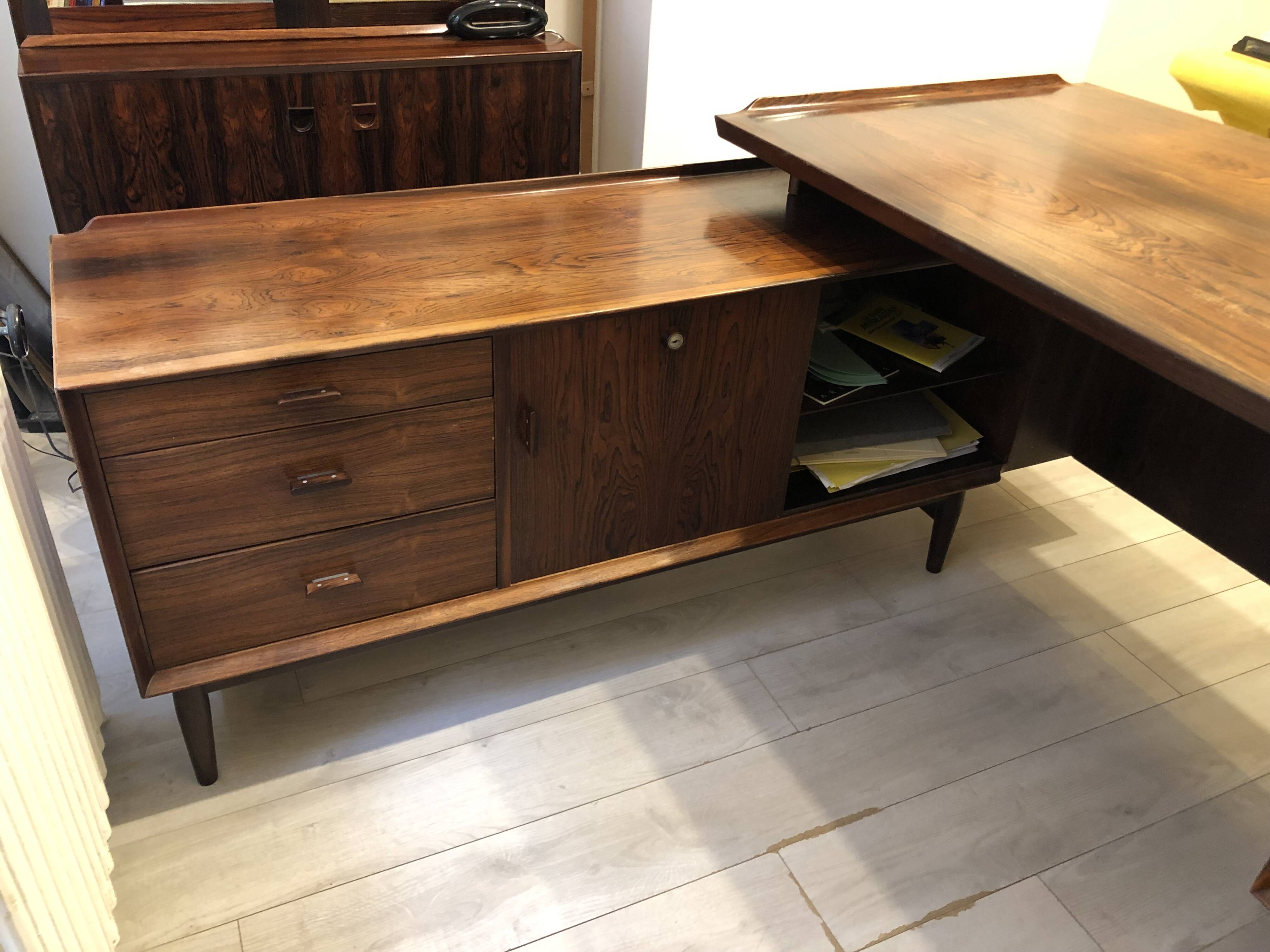 Arne vodder bureau in rio rosewood for sibast model with sideboard.