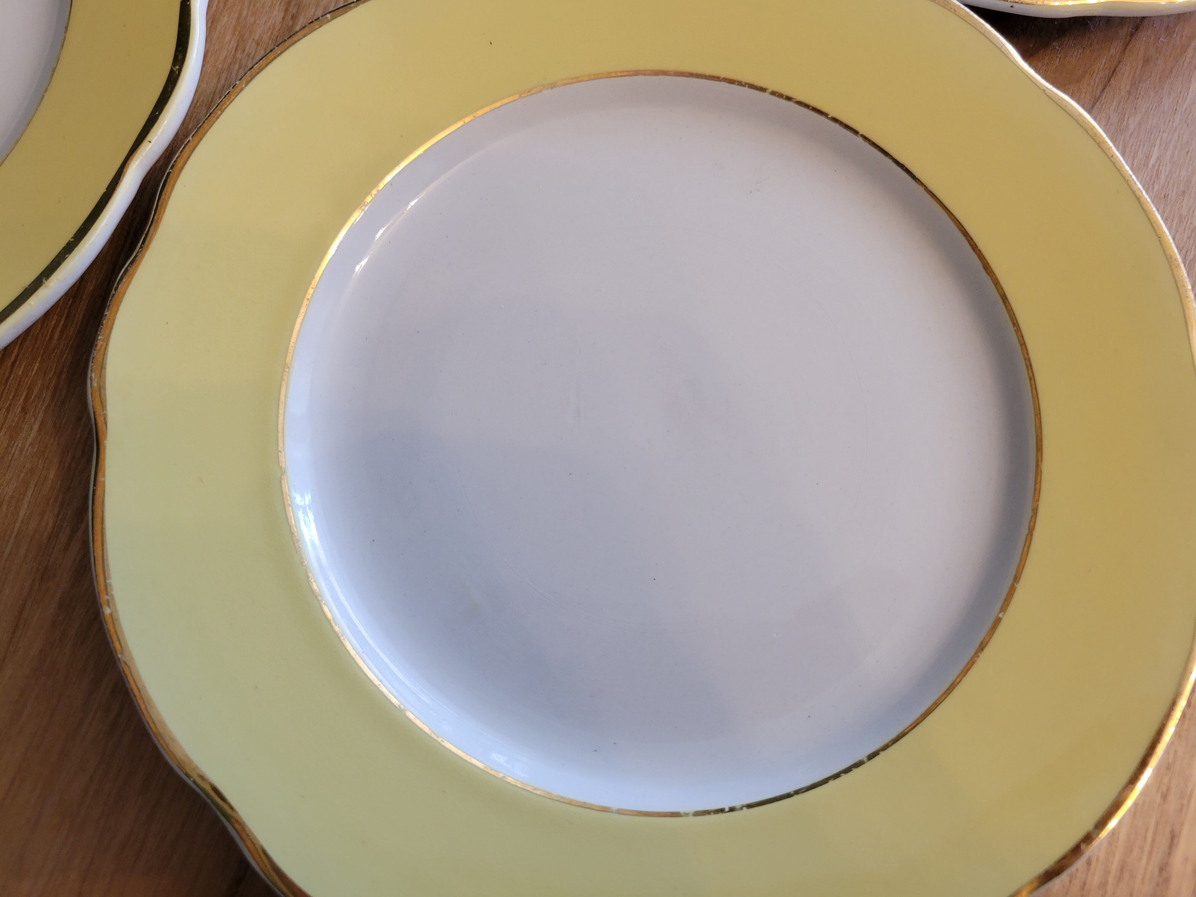 6 flat plates Lunéville Daffodil yellow and golden vintage