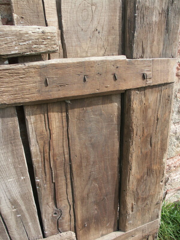 Paire de volets portes de grange du XVIII eme