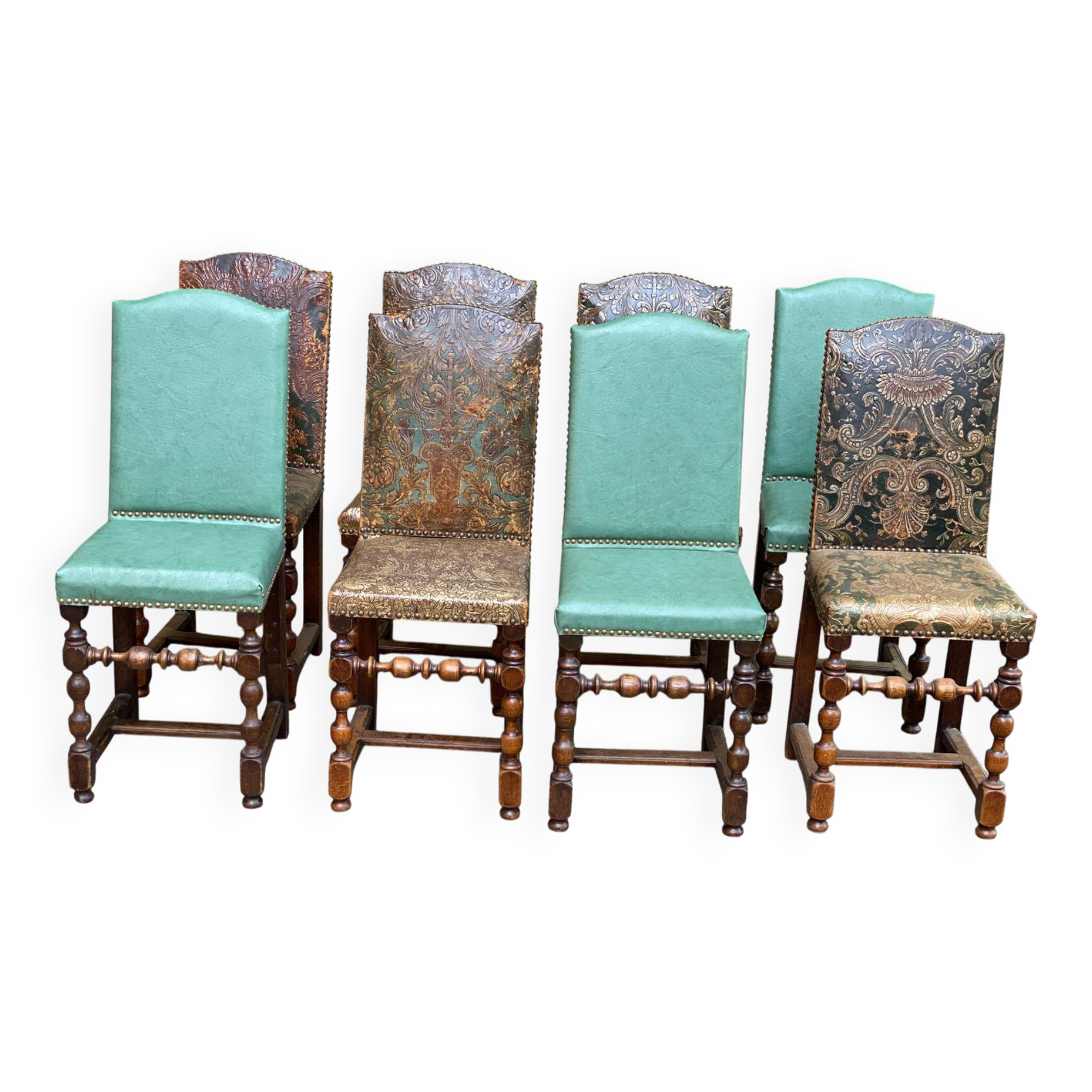 8 chaises basques espagnoles en cuir vert et marron doré