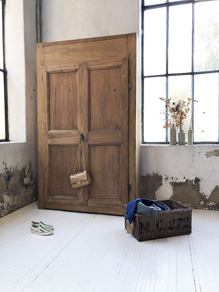 Pine good-food cabinet