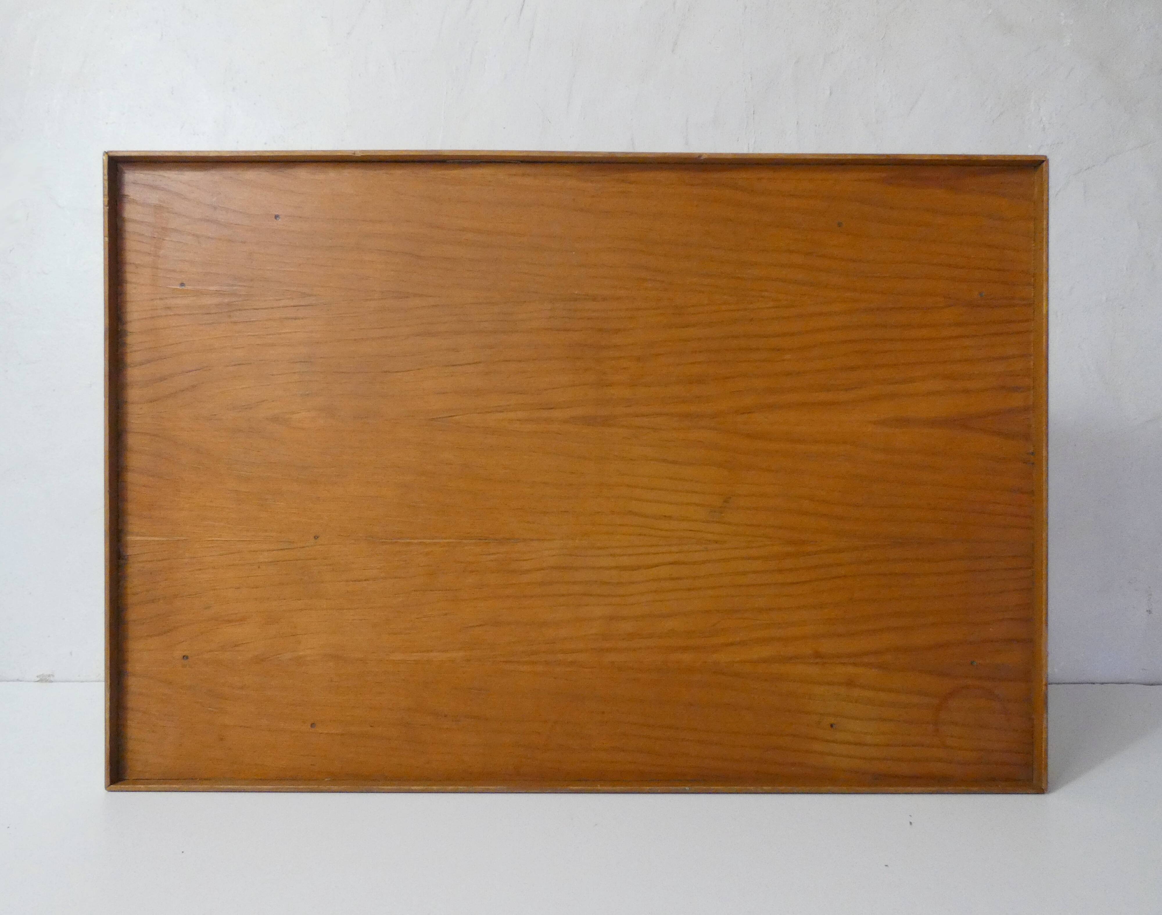 plateau sur pied en bois