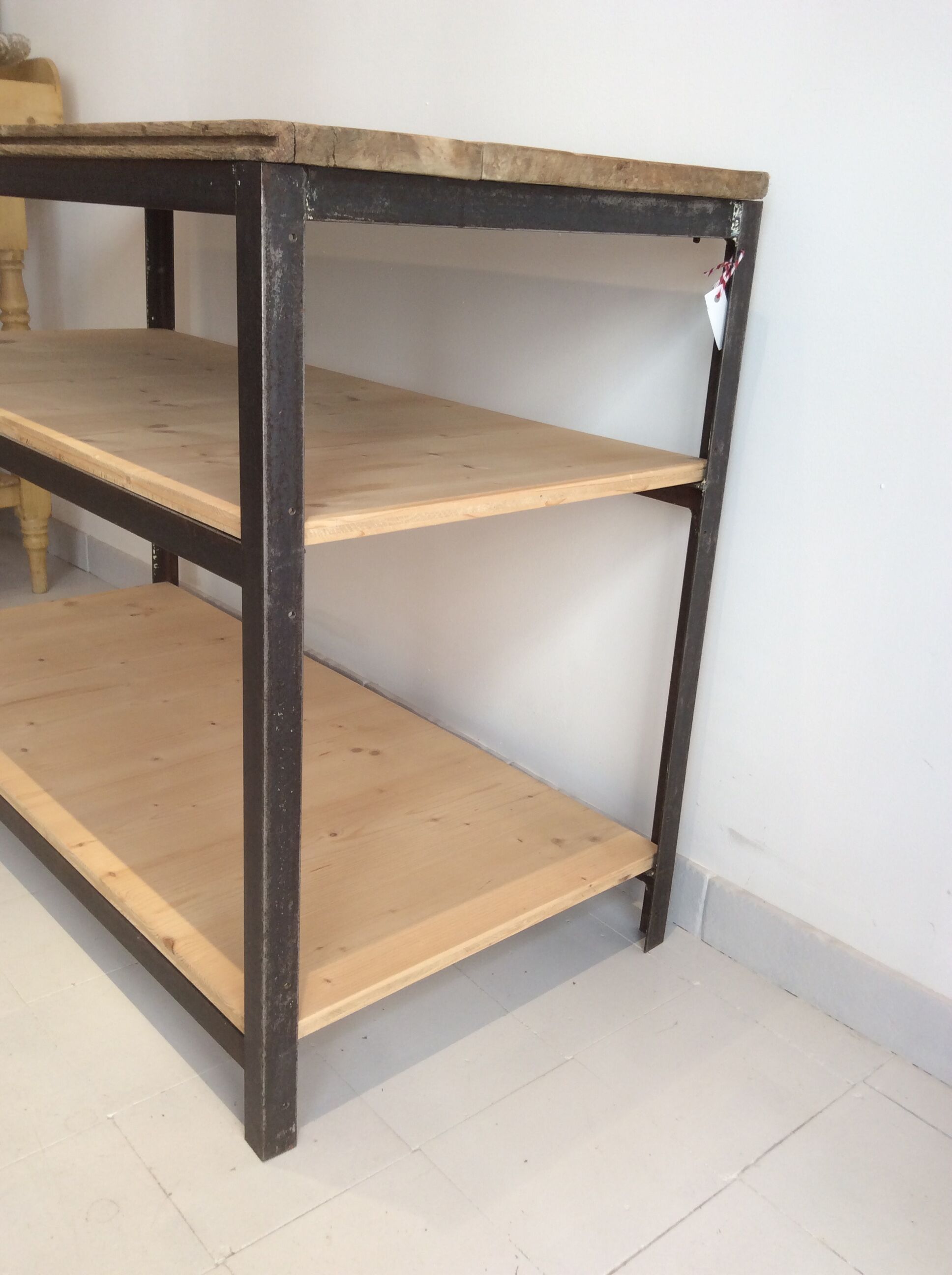 Meuble d'atelier établi en fer et bois