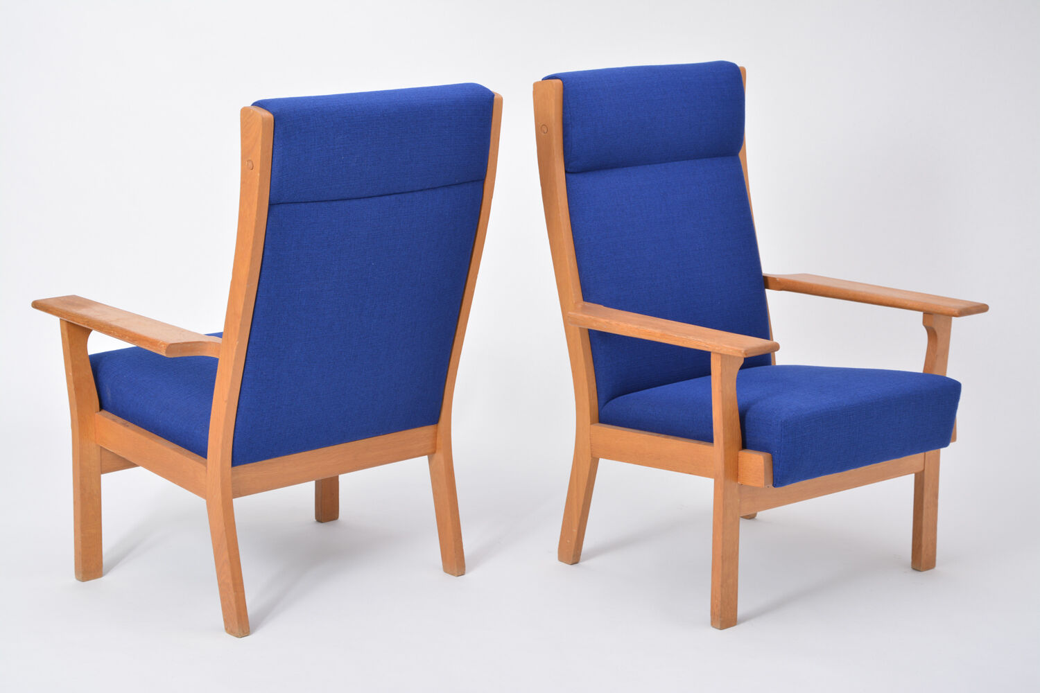 Set of Two Danish Mid-Century Modern GE 181 a Chairs by Hans Wegner for GETAMA