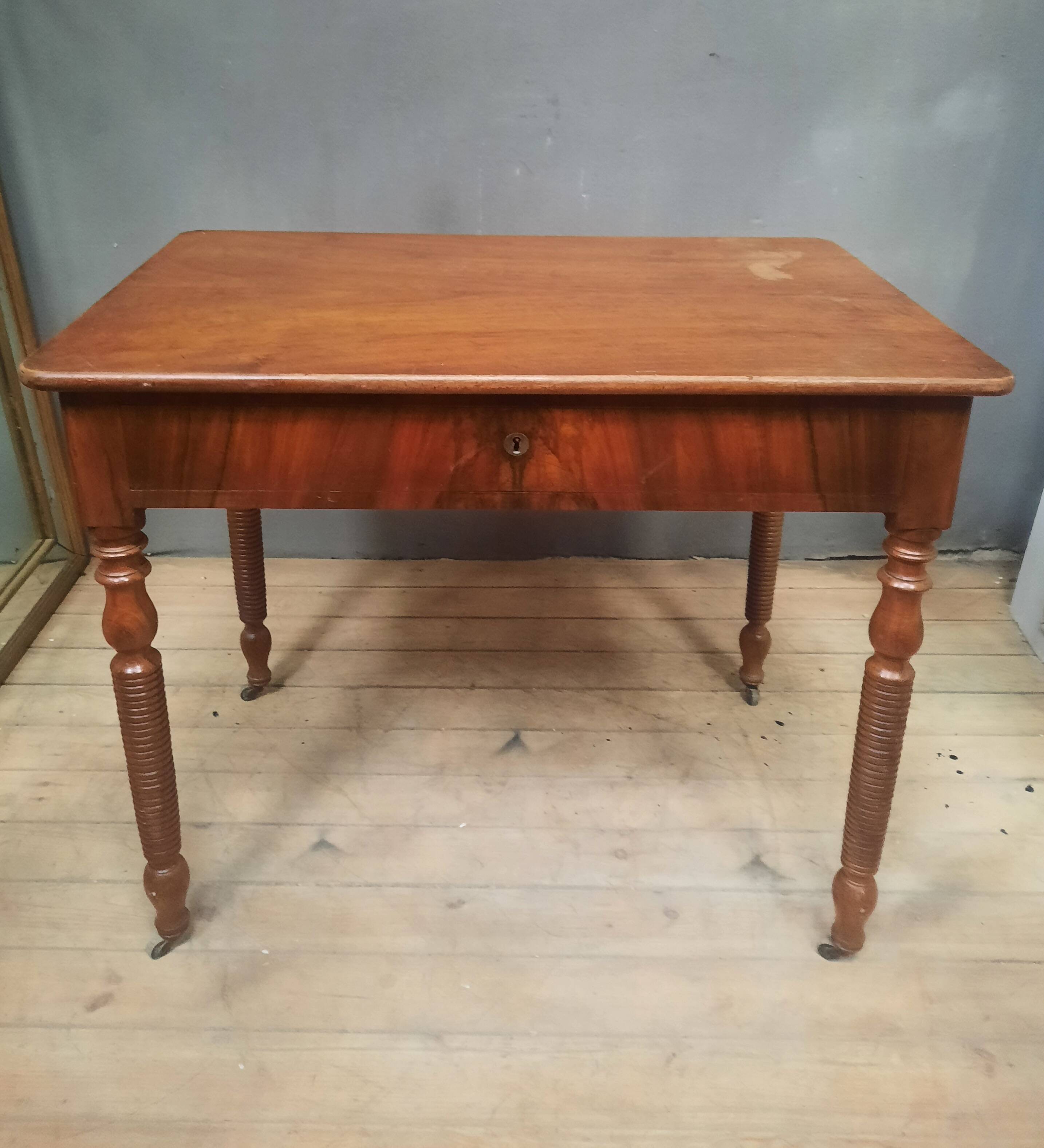 Table burreau Louis Philippe