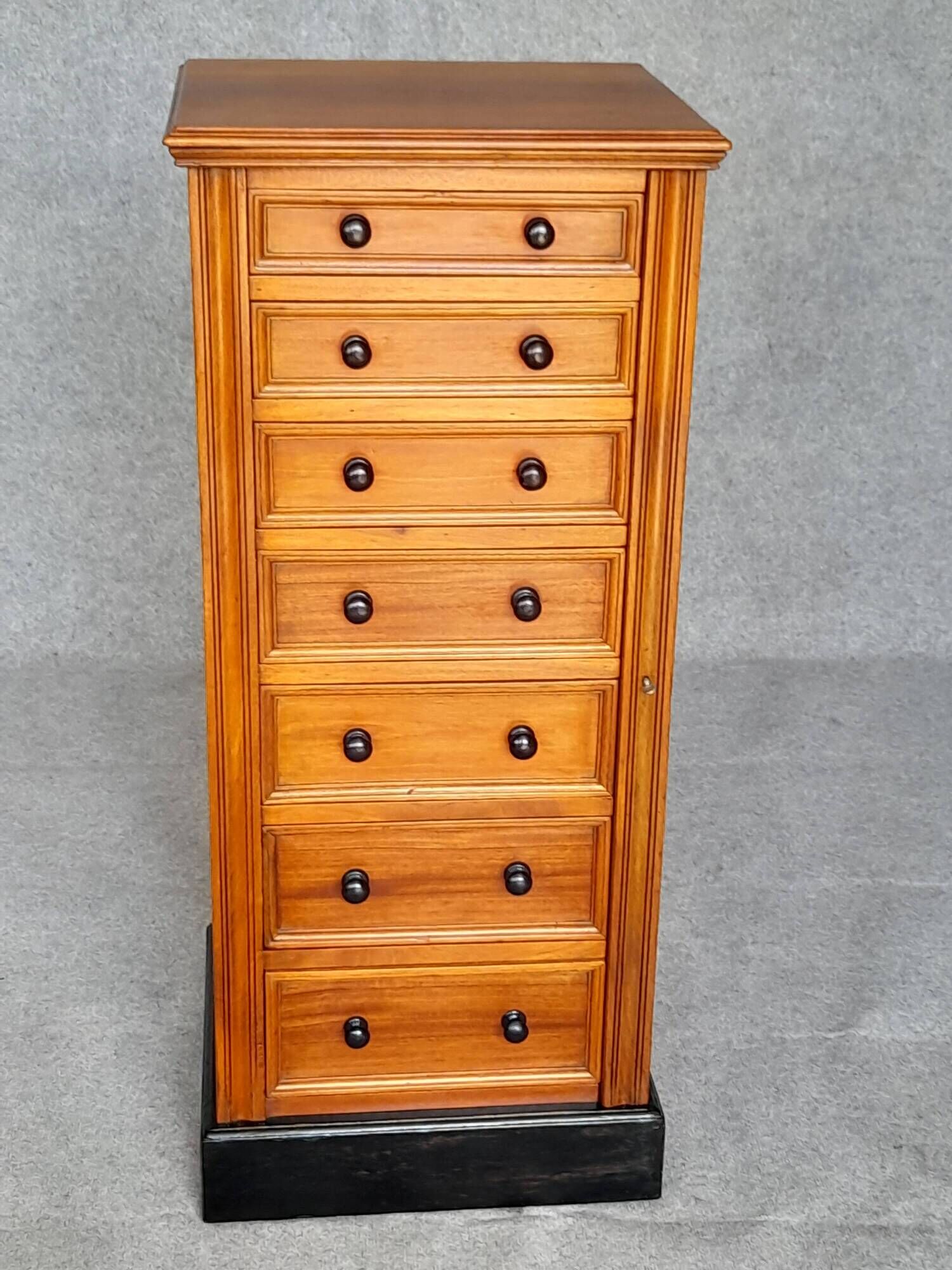 19th-century chest of drawers
