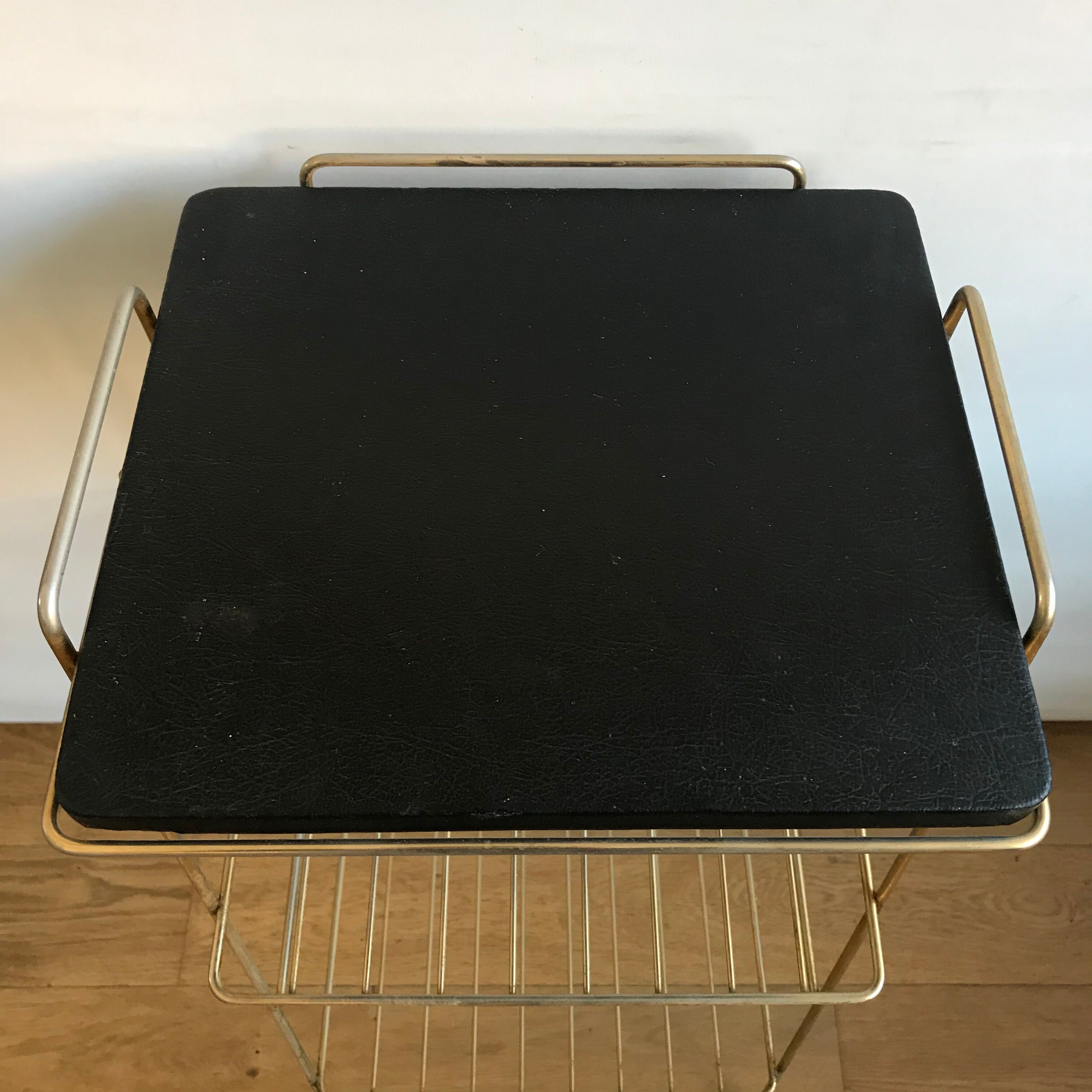 Golden metal dessert