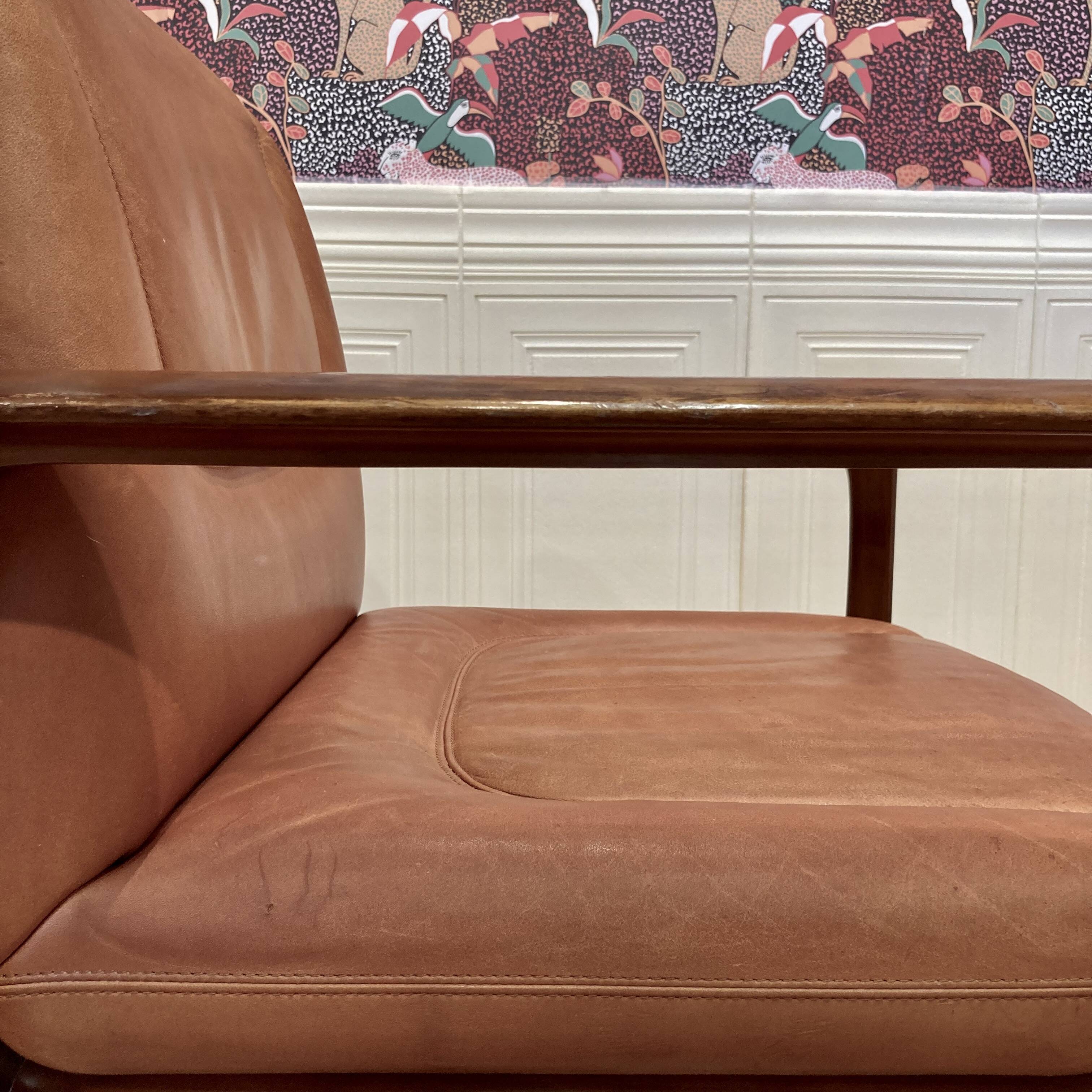 Fauteuil cuir "design 1960".